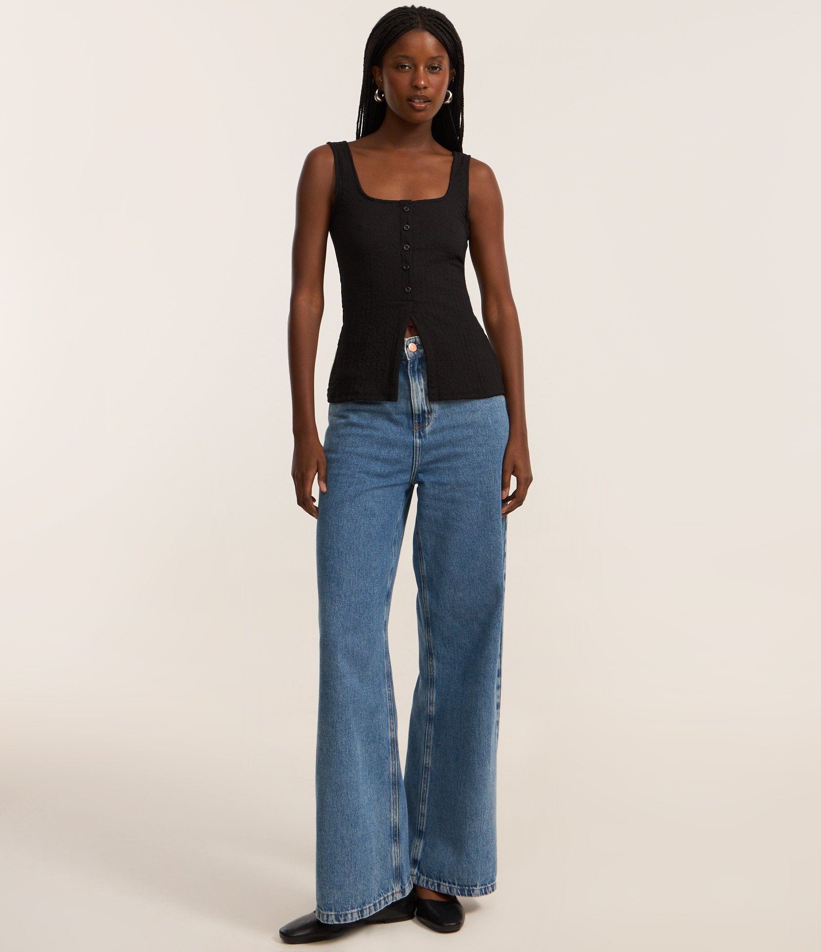 Blusa Regata Texturizada com Botões Preto 2