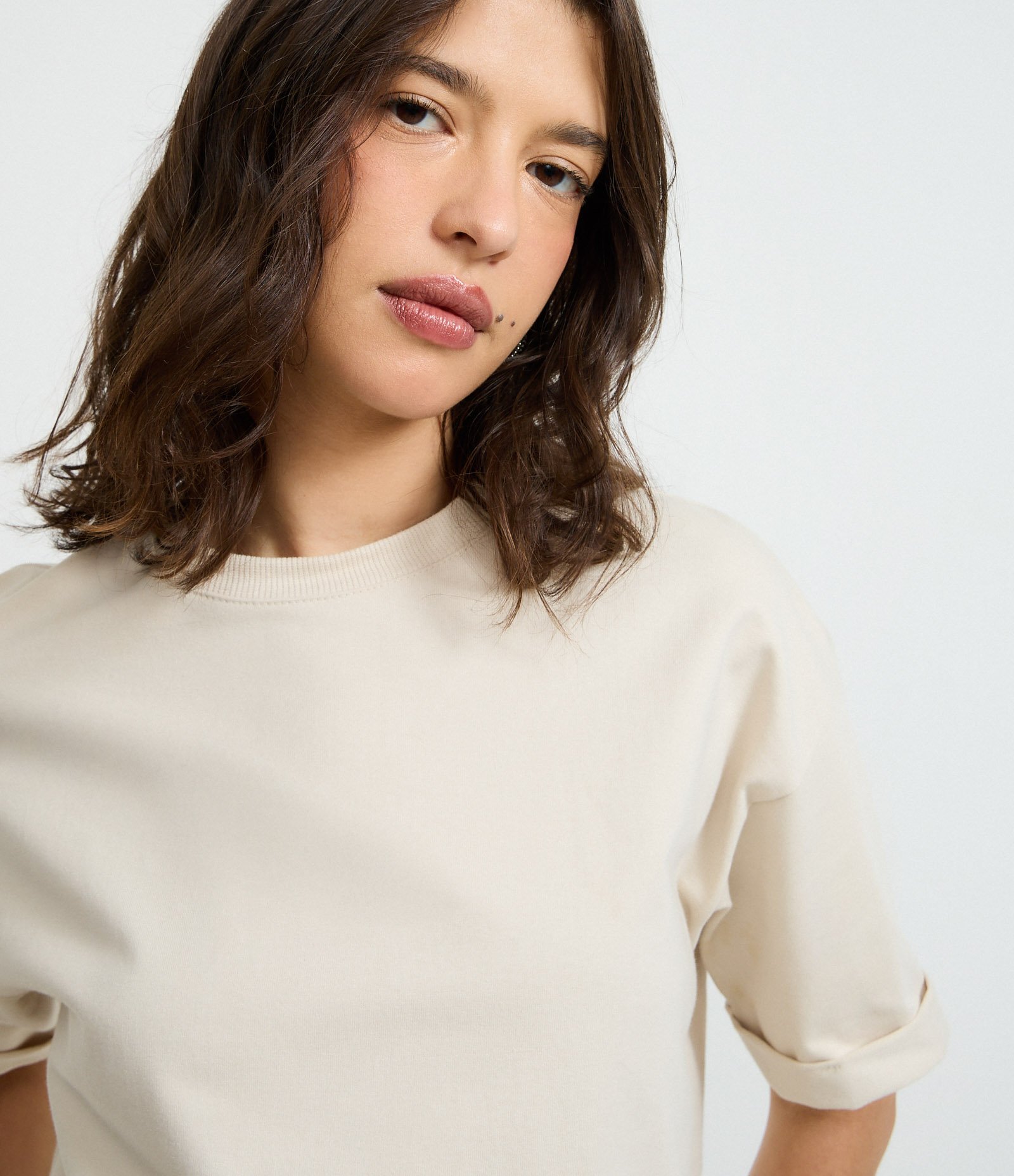 Camiseta Oversized em Algodão com Manga Dobrada Bege 3