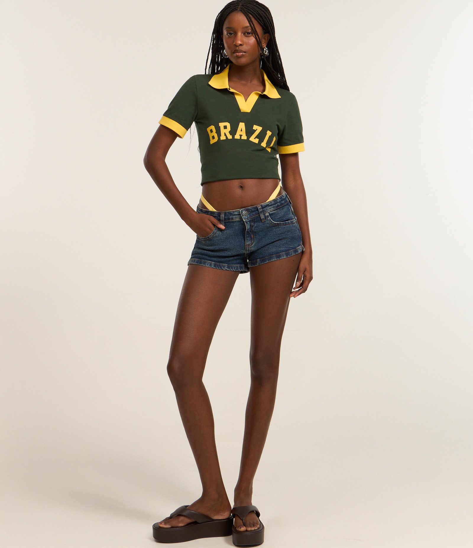 Blusa Polo em Piquet Bicolor com Estampa Brazil Verde 2