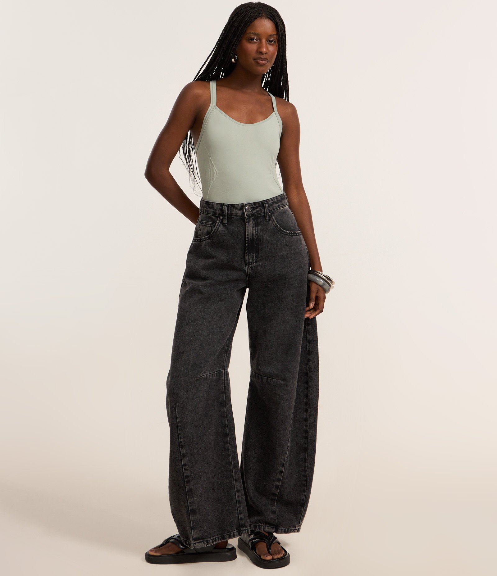 Body Seamless com Recorte Lateral Texturizado Verde 2