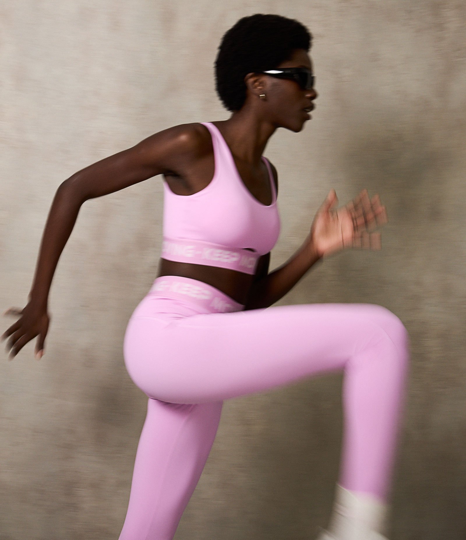 Calça Legging Esportiva em Microfibra com Cós Elástico Keep Mooving Lilás 3