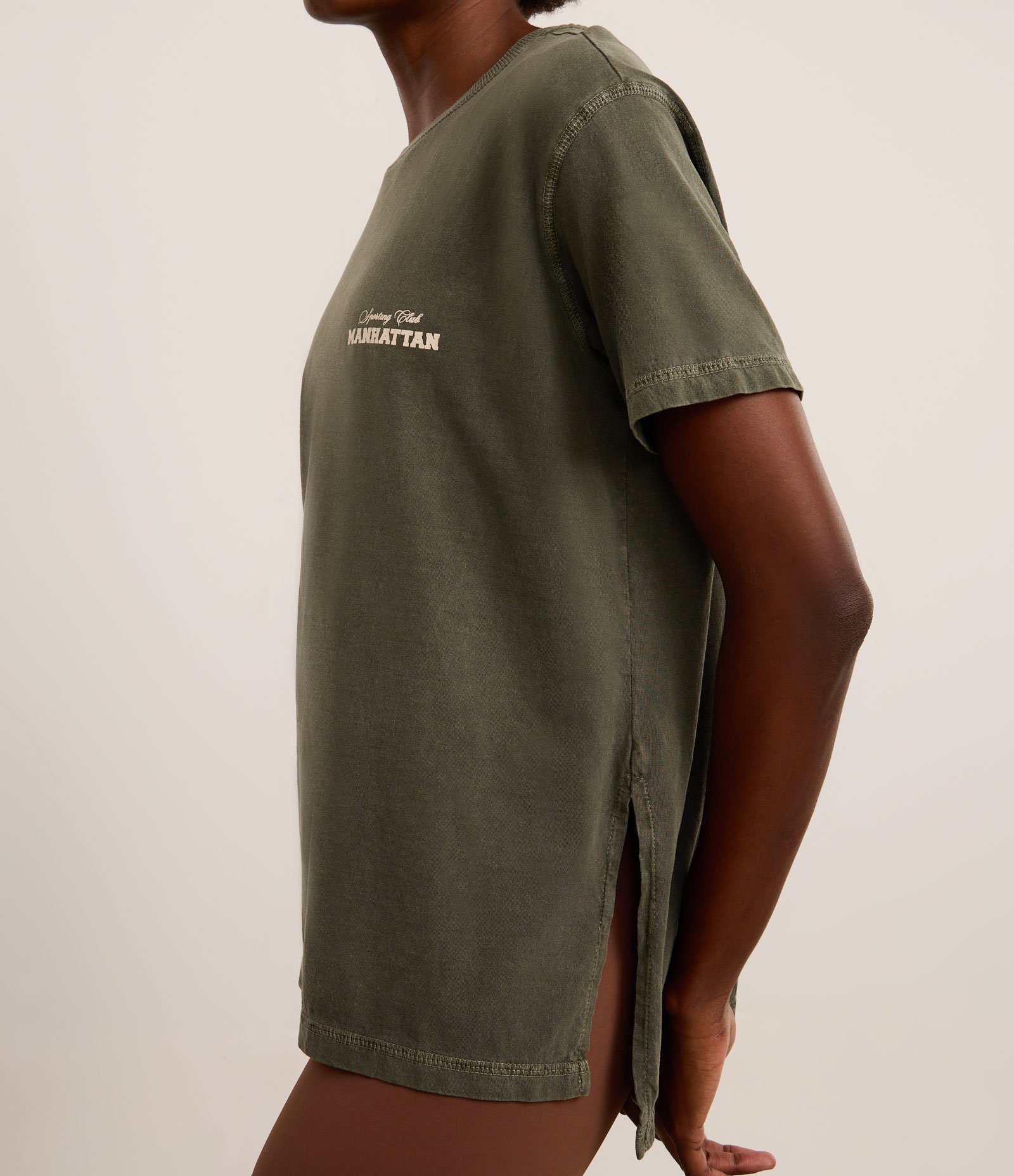 Camiseta Oversized Esportiva em Algodão Estonado com Estampa Manhattan Verde 3