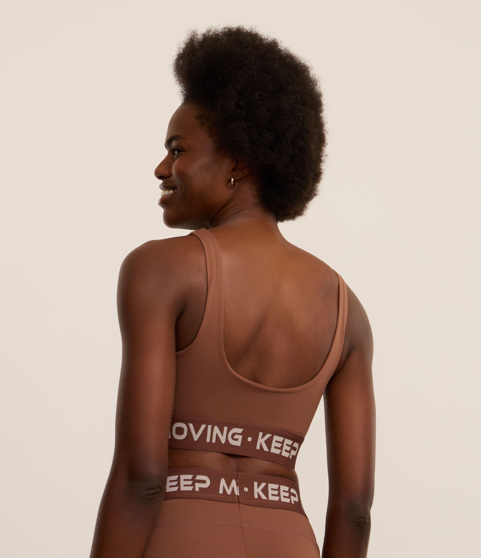 Top Esportivo em Microfibra com Bojo Removível e Elástico Keep Moving Marrom 4