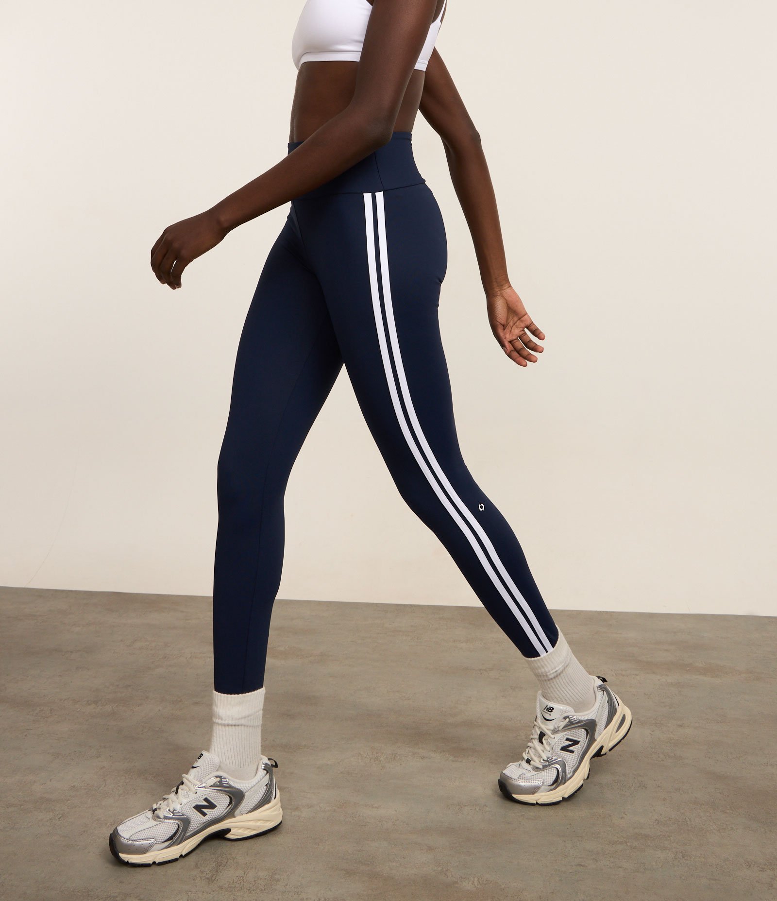 Calça Legging Esportiva em Microfibra com Friso Lateral Contrastante Azul Marinho 2