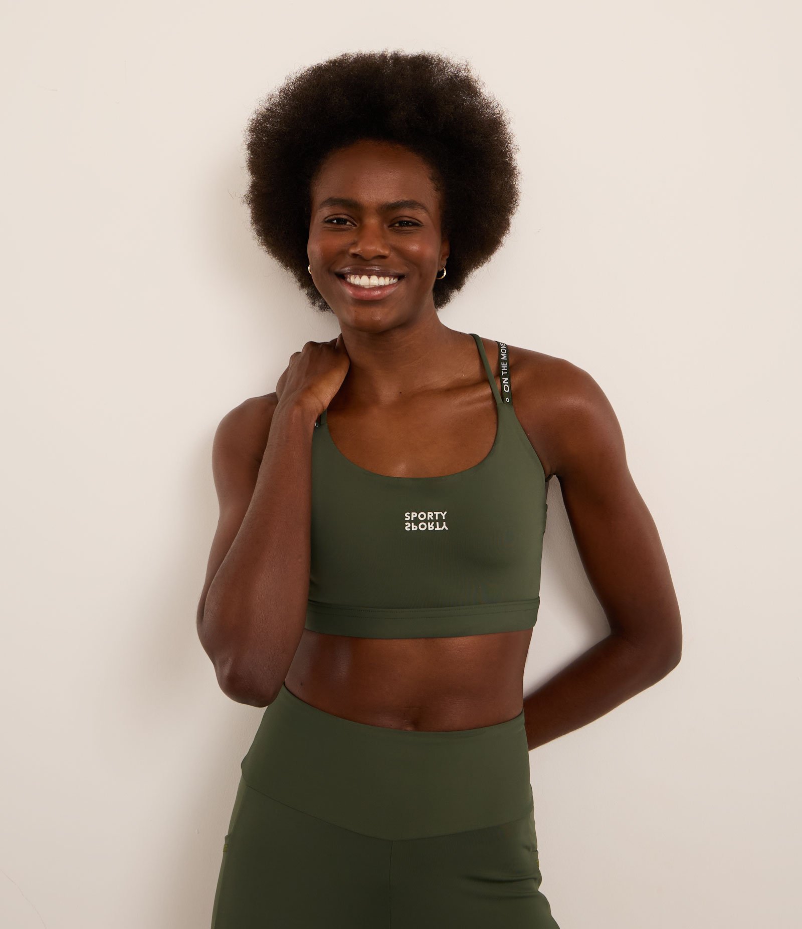 Top Esportivo com Bojo e Alças com Lettering Verde 2