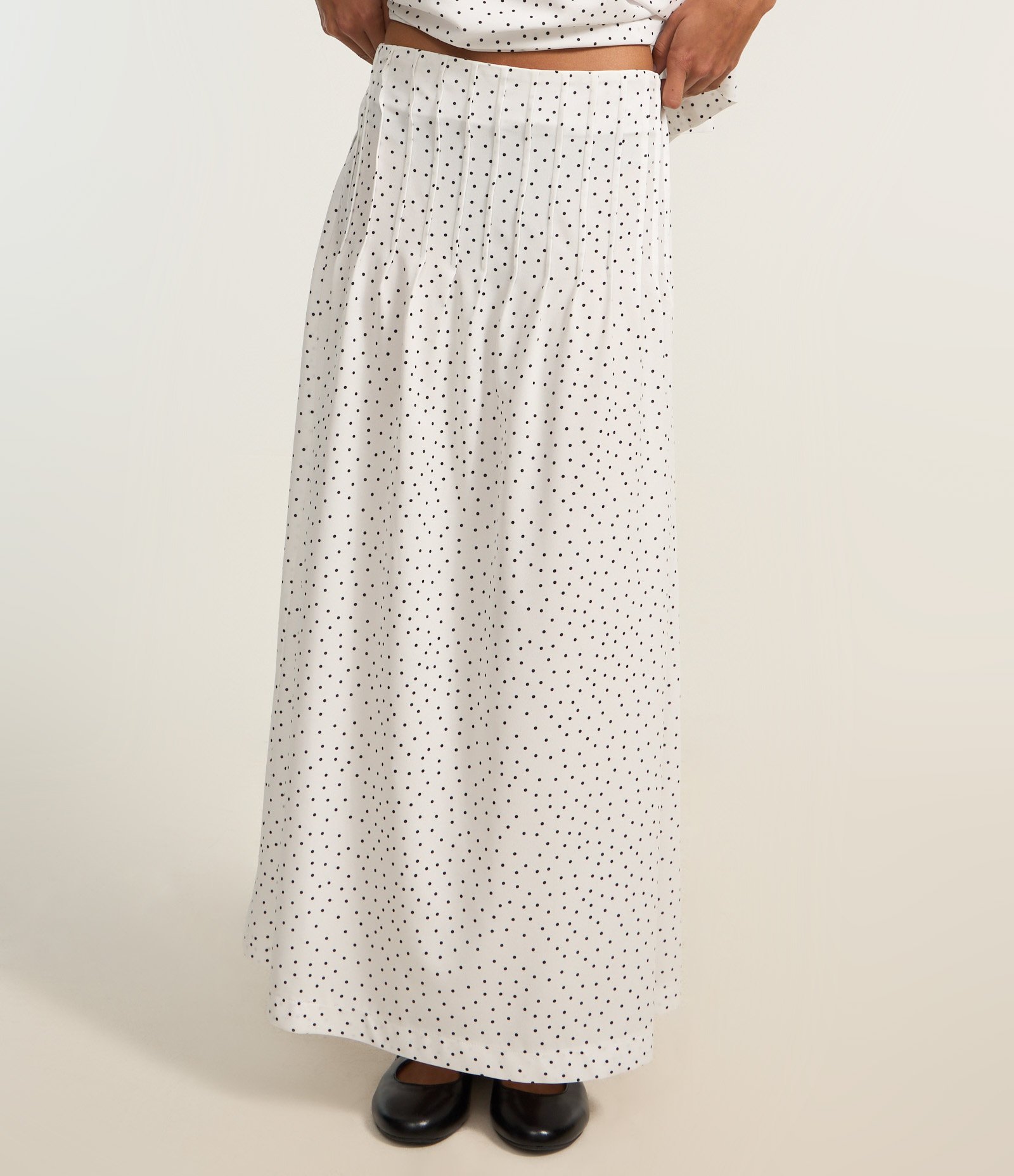 Saia Longa em Crepe Poá com Pregas e Zíper Branco 3