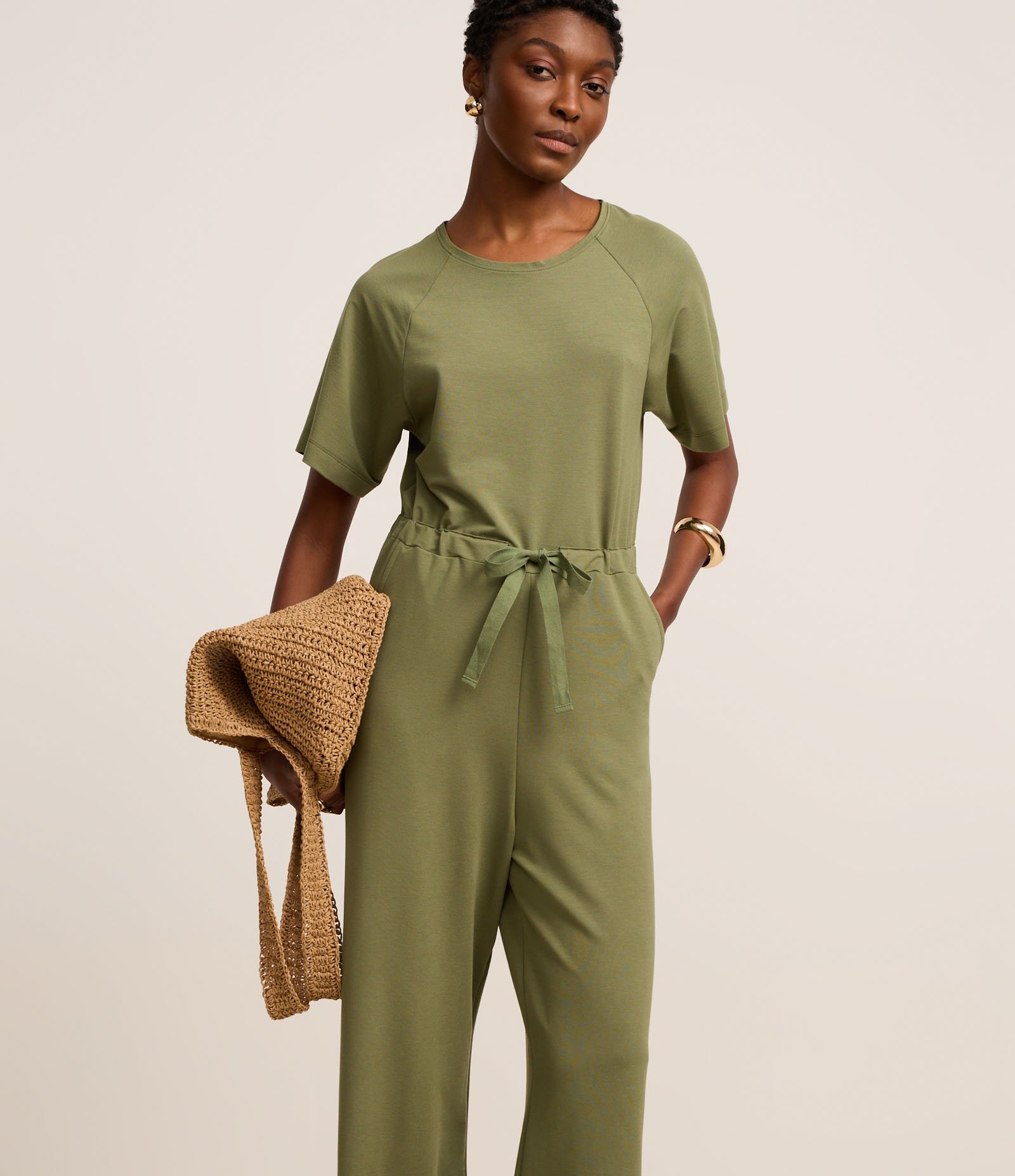 Macacão Reto e Longo em Orly com Amarração na Cintura Verde 4