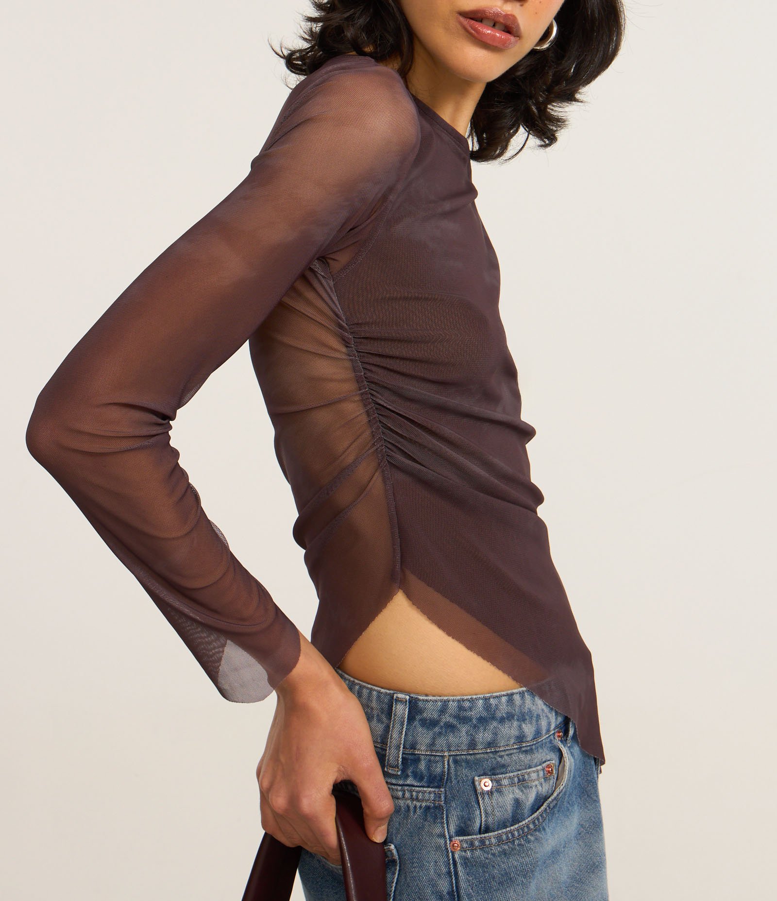 Blusa em Tule com Ponta Lateral e Estampa Abstrata Marrom 3