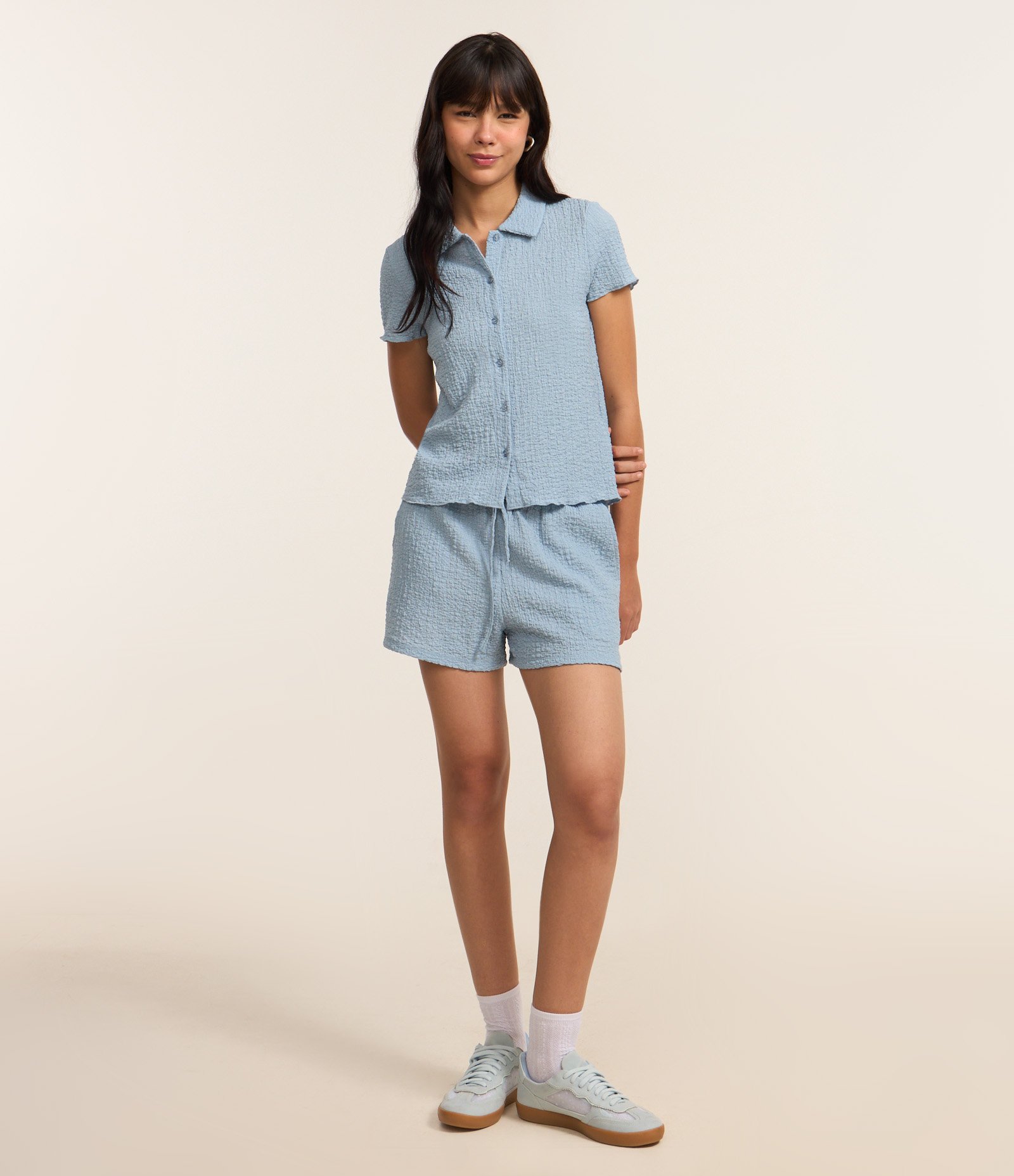 Camisa Texturizada em Cambraia com Frufru na Manga Azul 2