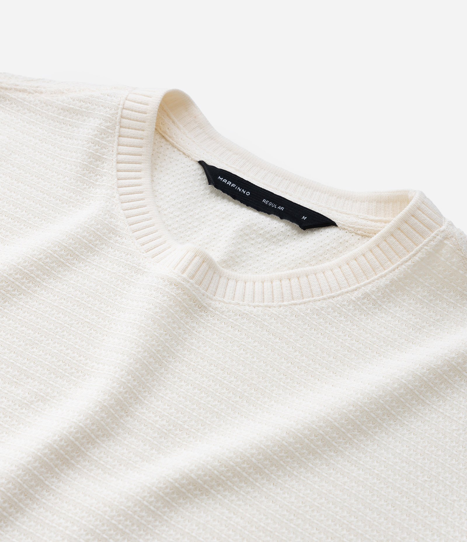 Camiseta Texturizada com Algodão e Gola Redonda Branco 9