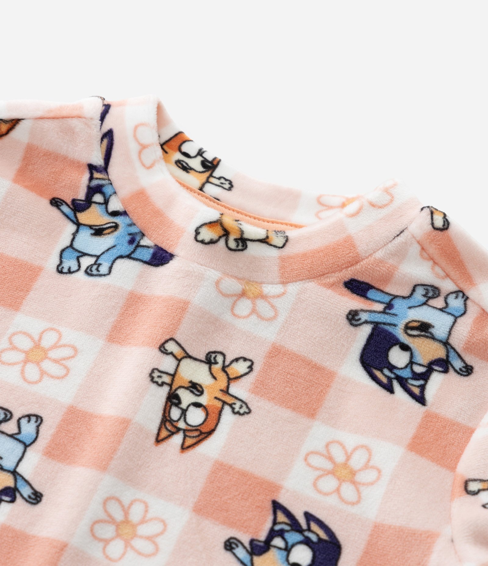 Pijama Infantil Longo em Plush com Estampa Bluey – Tam 2 a 8 Anos Bege Claro 9
