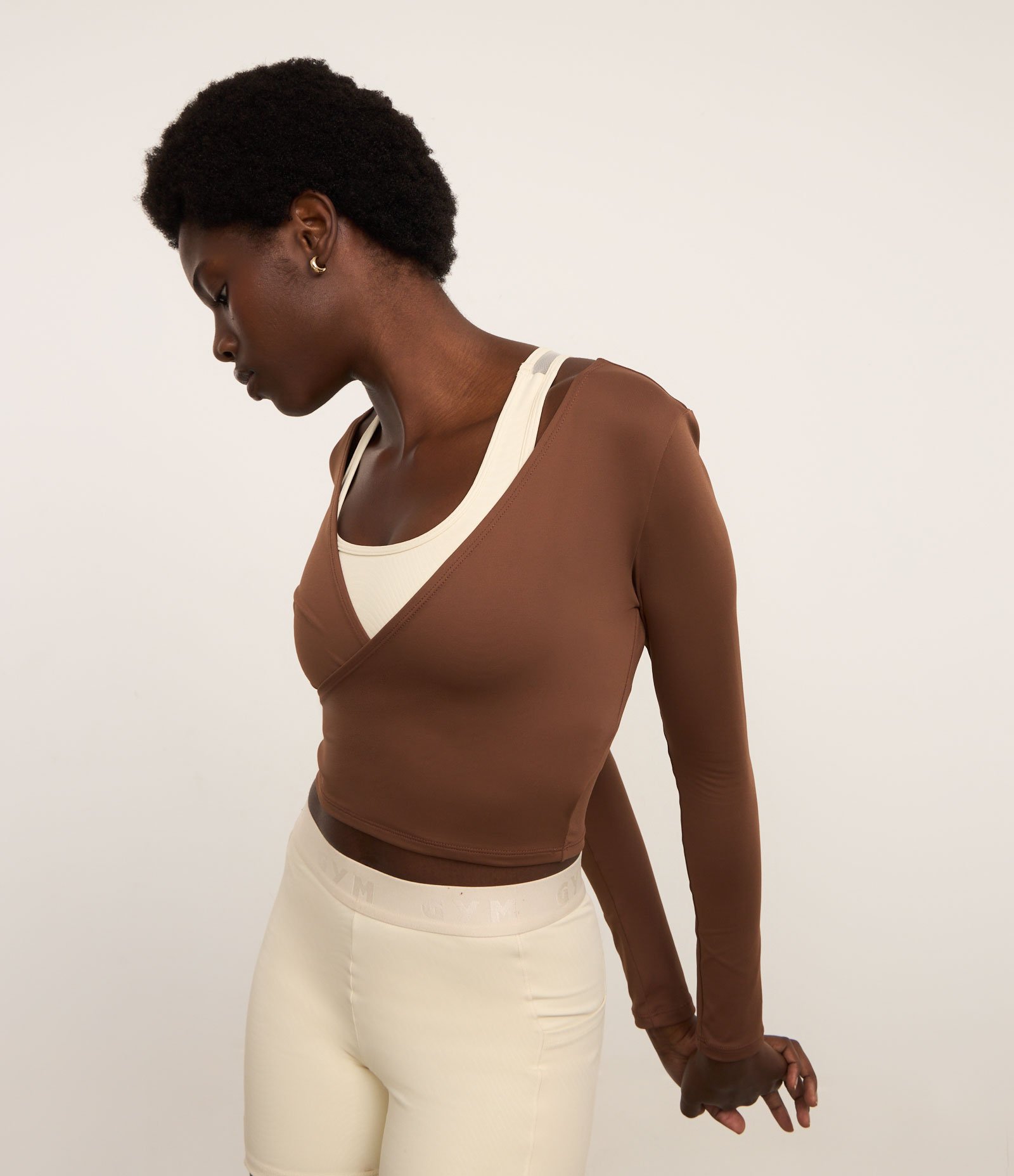 Blusa Esportiva em Microfibra com Decote Transpassado Marrom 1