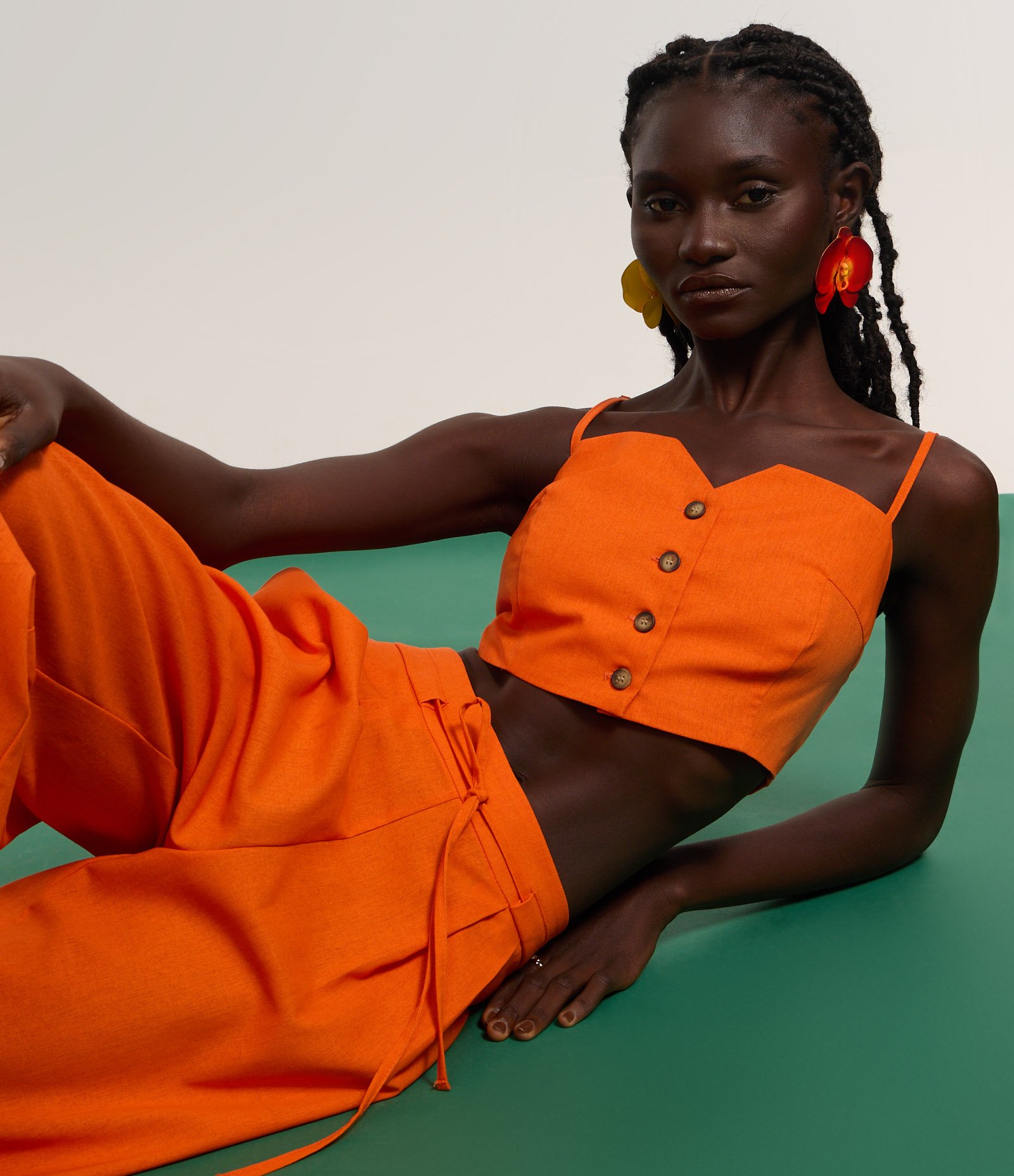 Blusa Cropped em Viscolinho com Alça Fina Laranja 5