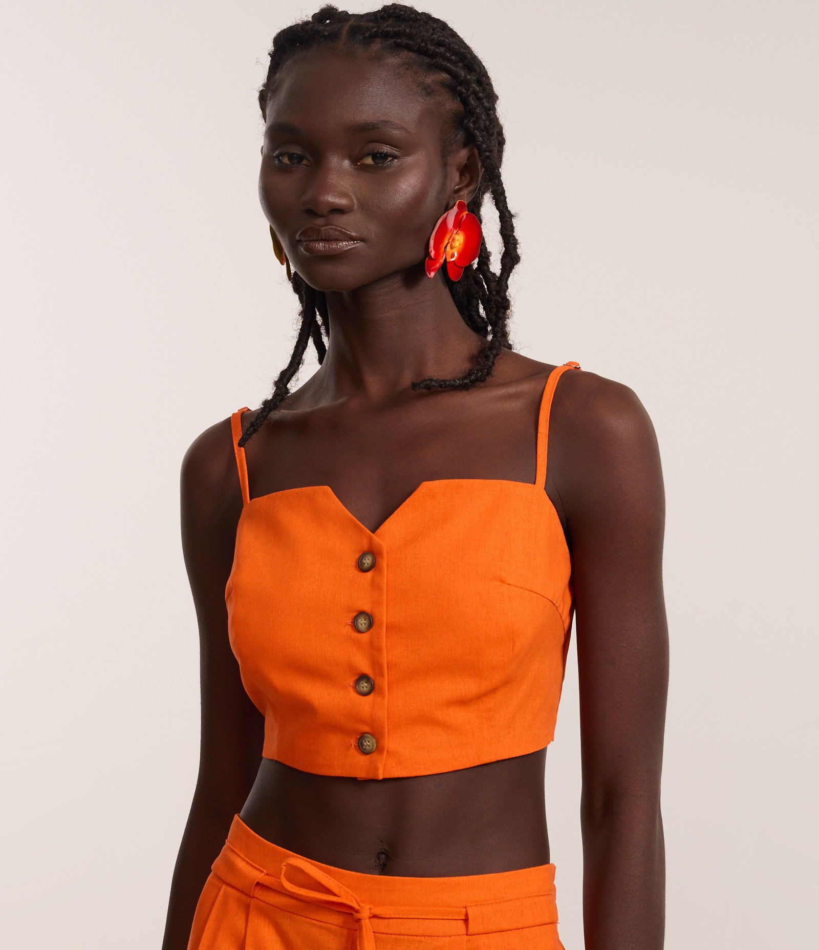 Blusa Cropped em Viscolinho com Alça Fina Laranja 3