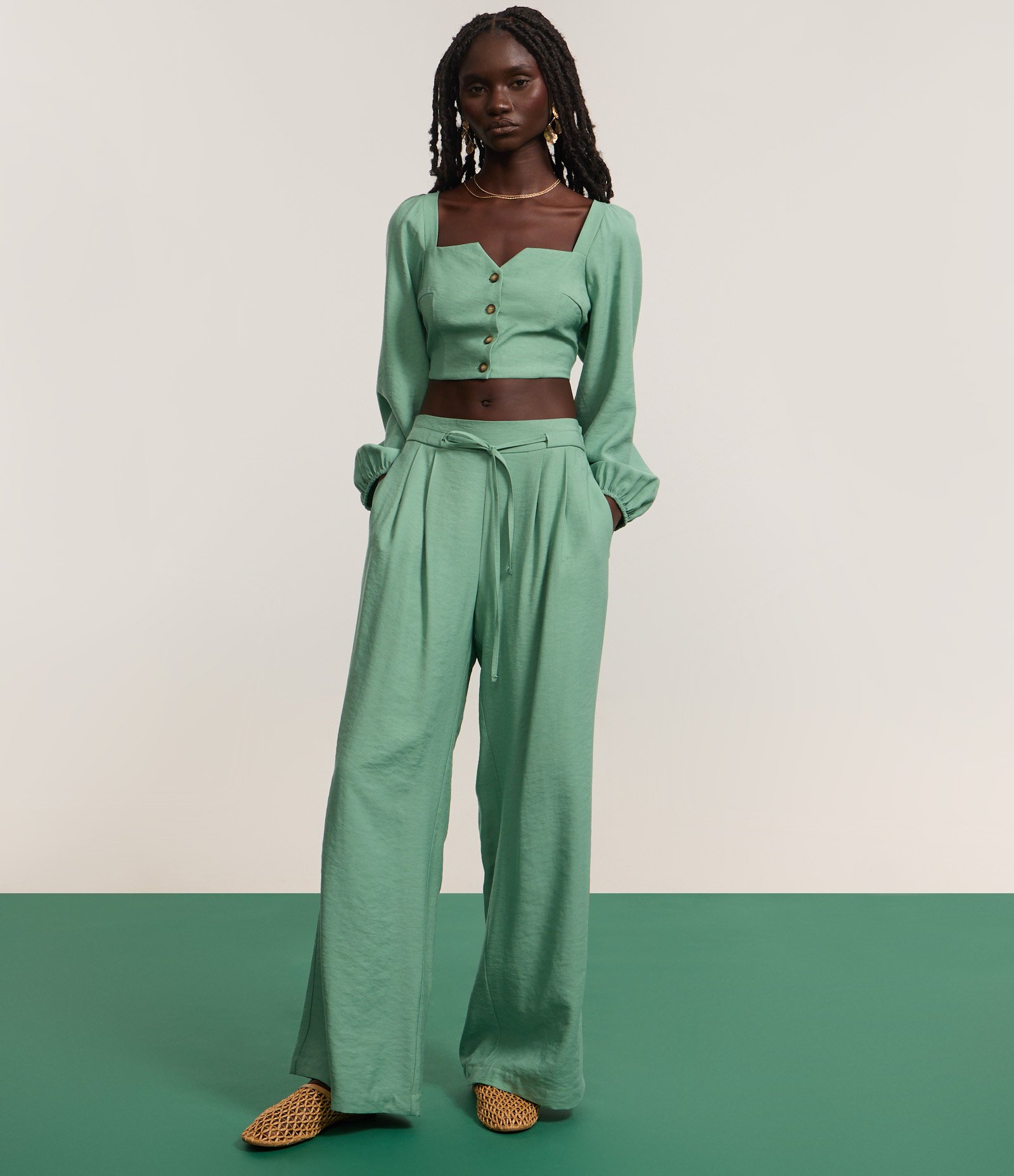 Calça Wide Leg Alfaiatada com Cintinho Embutido Verde 6