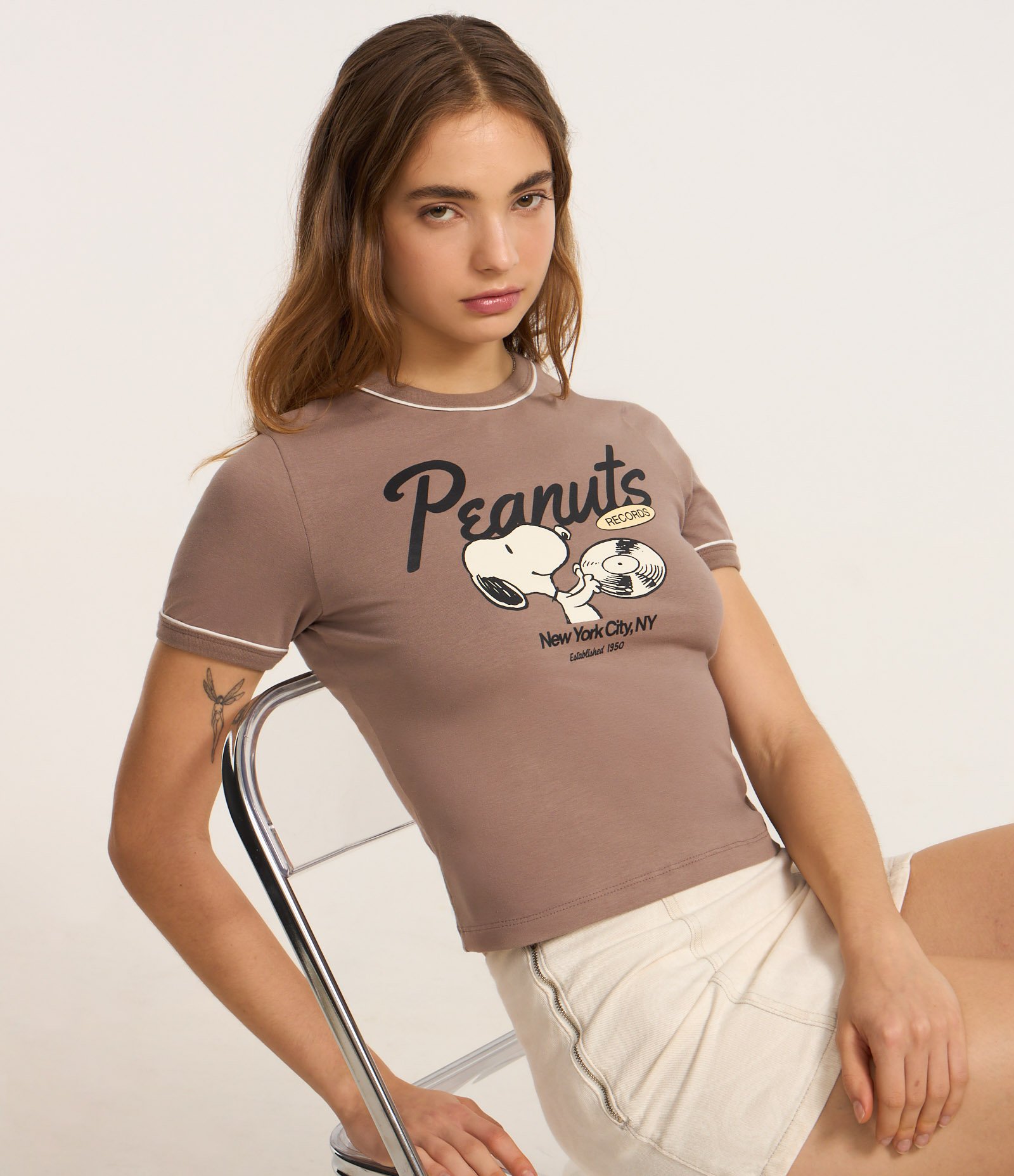 Blusa New T-shirt com Estampa Frente e Costas Snoopy Marrom 1