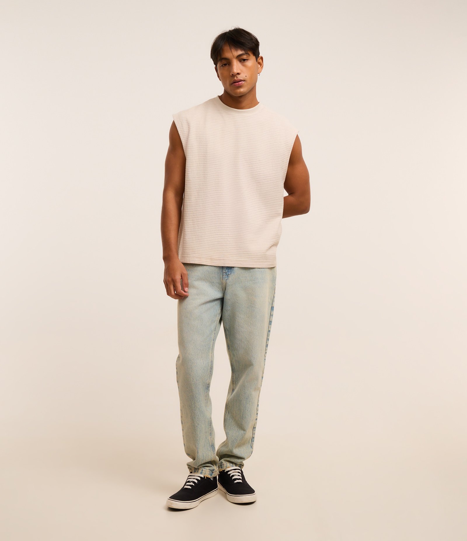 Regata Boxy em Algodão Texturizada Bege 2