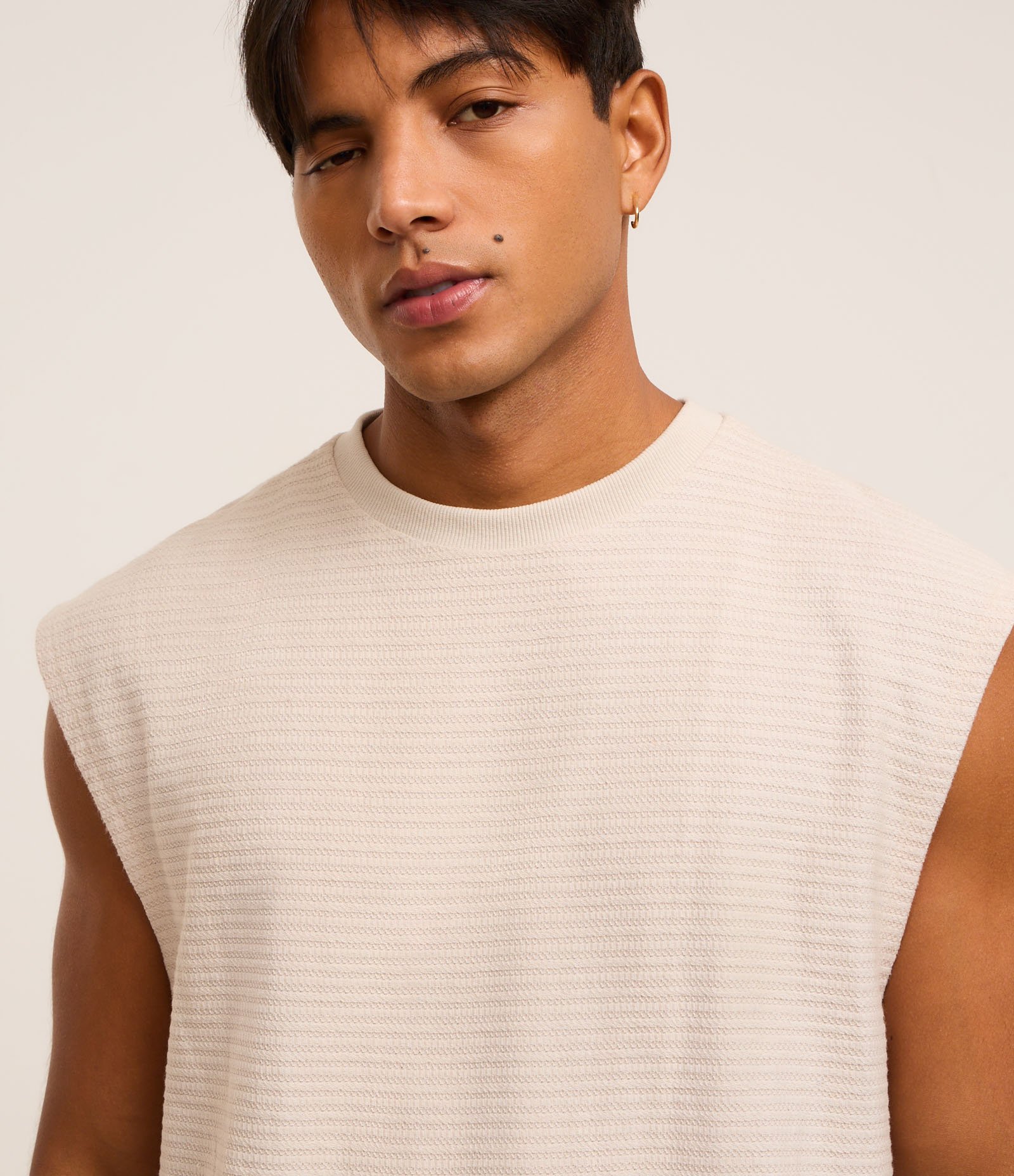 Regata Boxy em Algodão Texturizada Bege 4