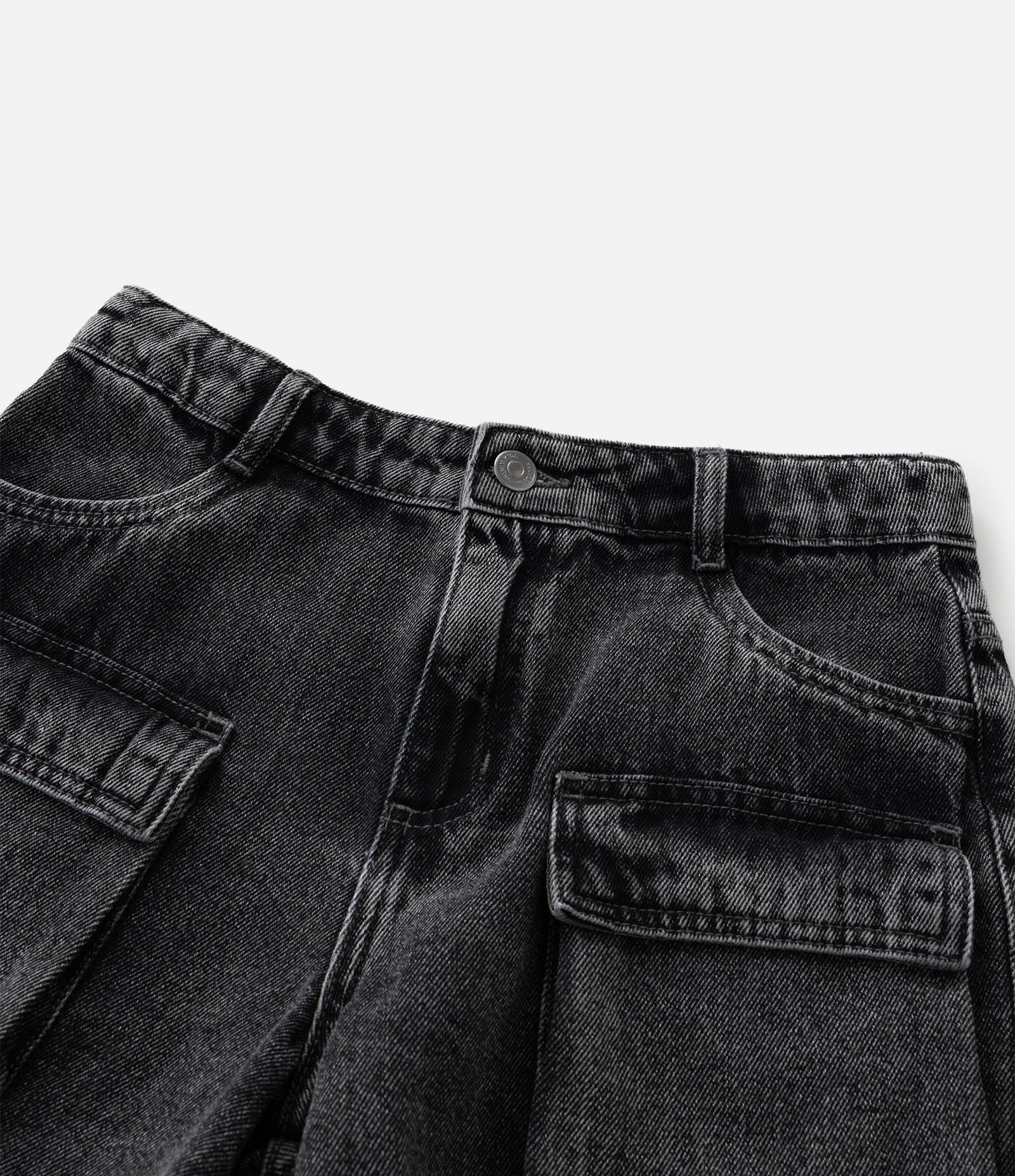 Short Reto Infantil em Jeans com Bolso Cargo - Tam 5 a 14 Anos Preto 5