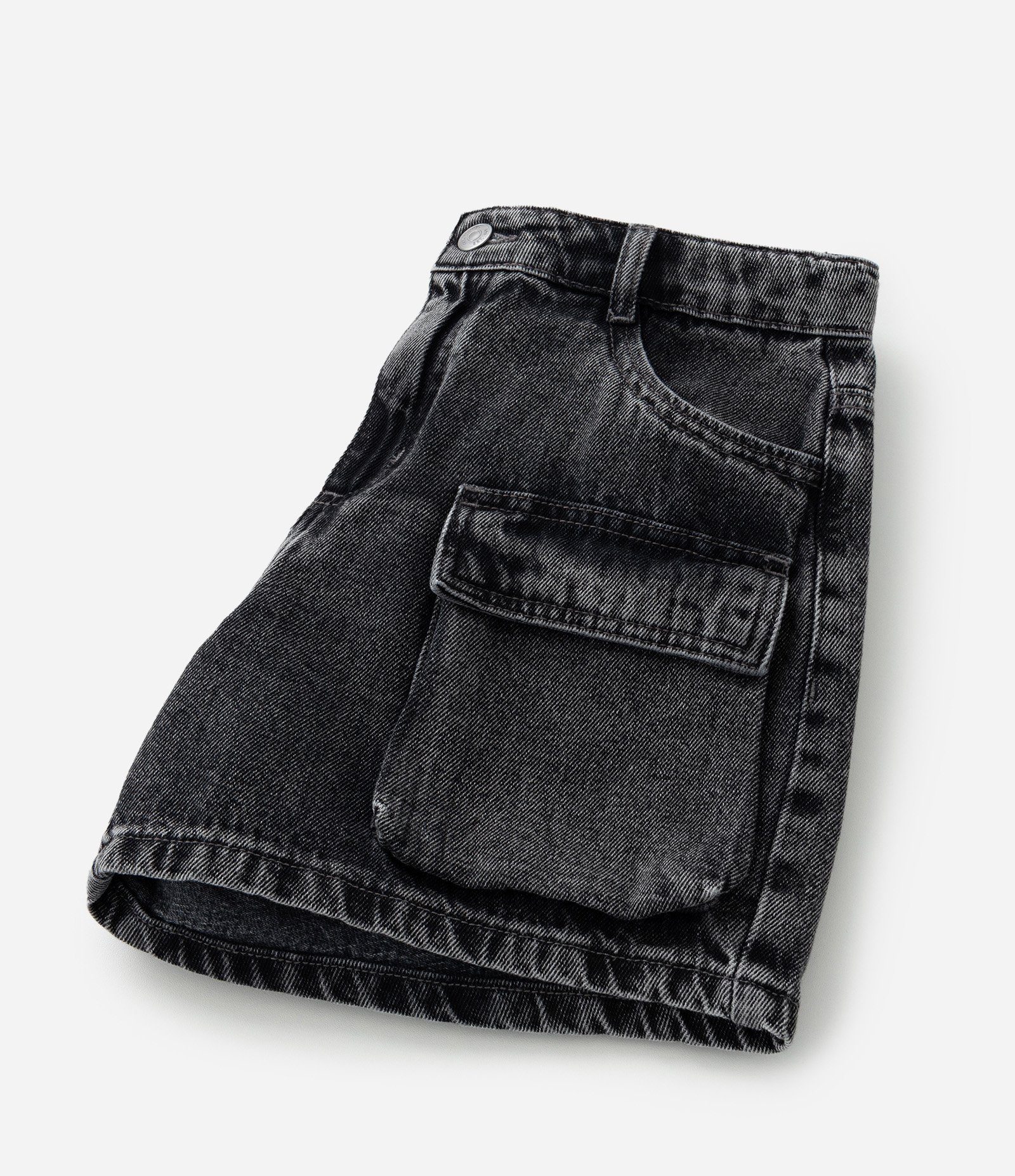 Short Reto Infantil em Jeans com Bolso Cargo - Tam 5 a 14 Anos Preto 7