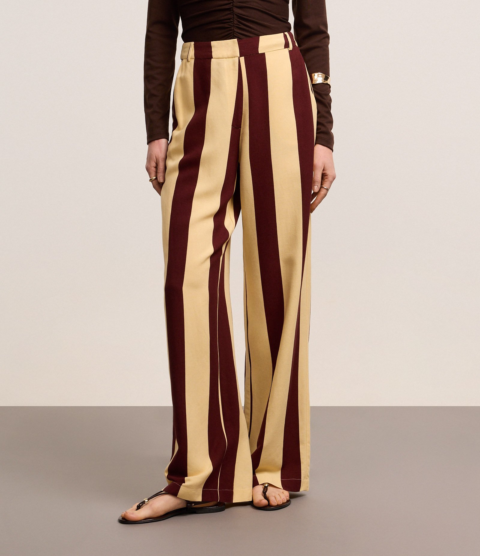 Calça Pantalona Listrada em Viscolinho Bicolor Bicolor 2