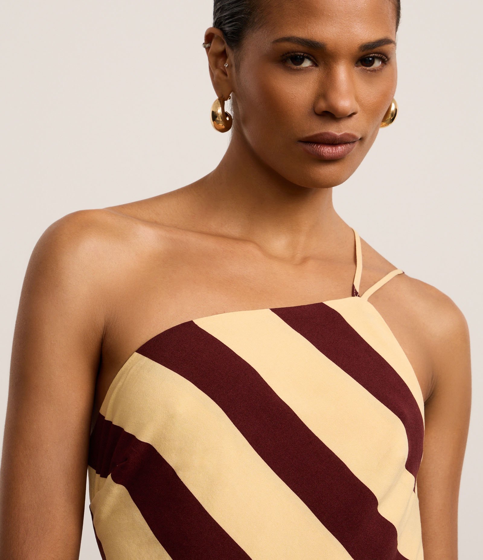 Vestido Evasê Midi em Viscolinho com Listras Diagonais Bicolor 3