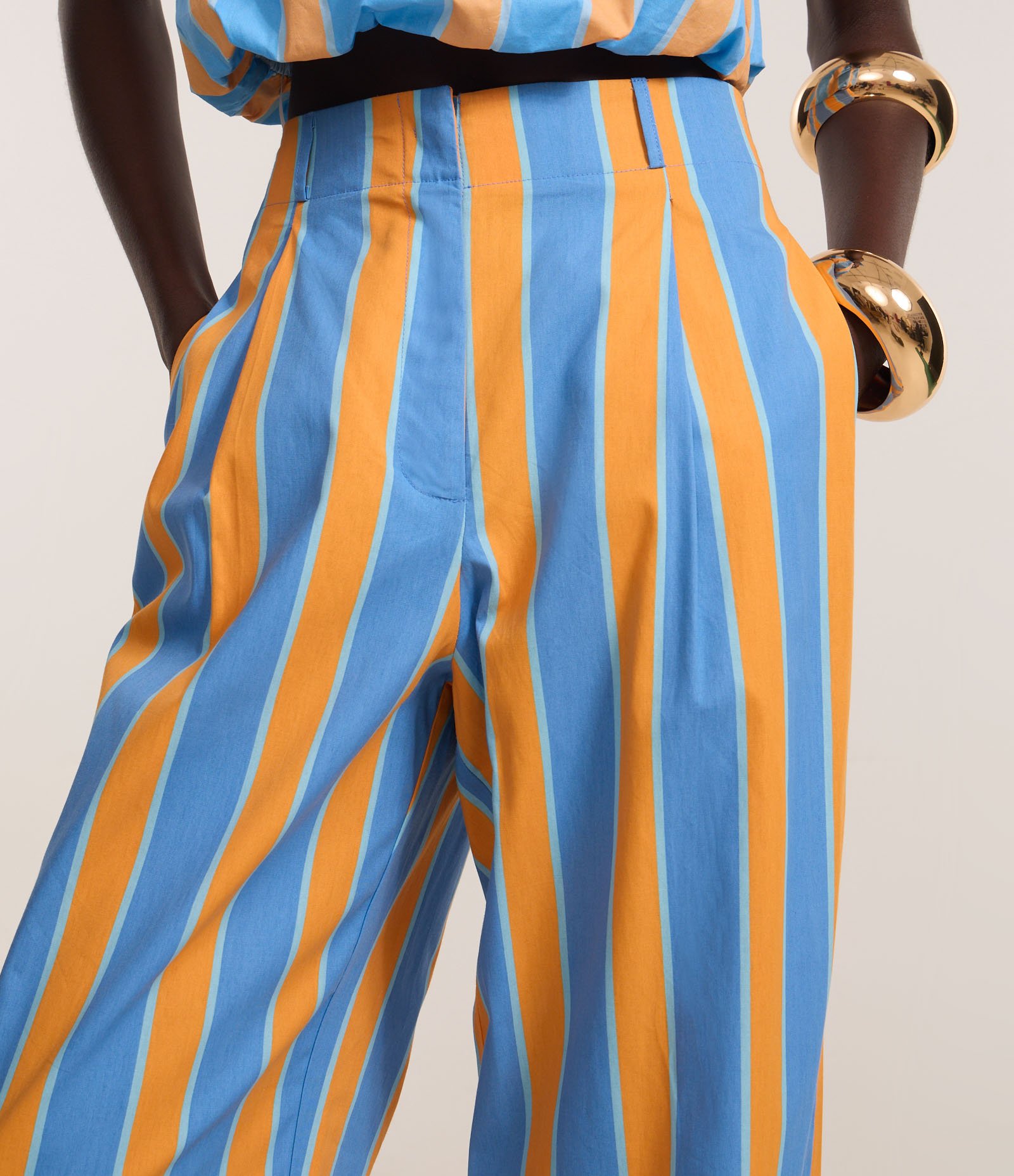 Calça Reta Cintura Alta em Tricoline com Listras Verticais Azul/Laranja 5