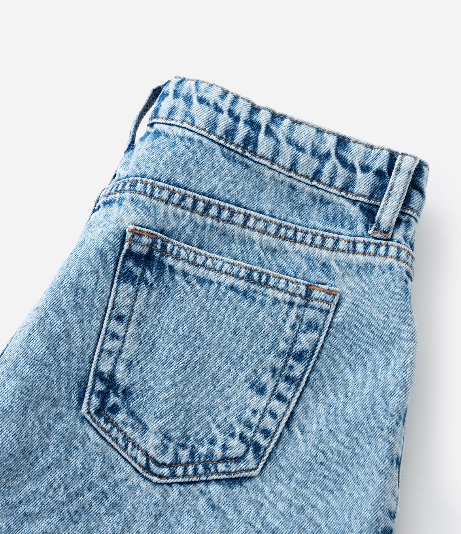 Bermuda Infantil em Jeans com Cinto de Coração - Tam 5 a 14 Anos Azul 7