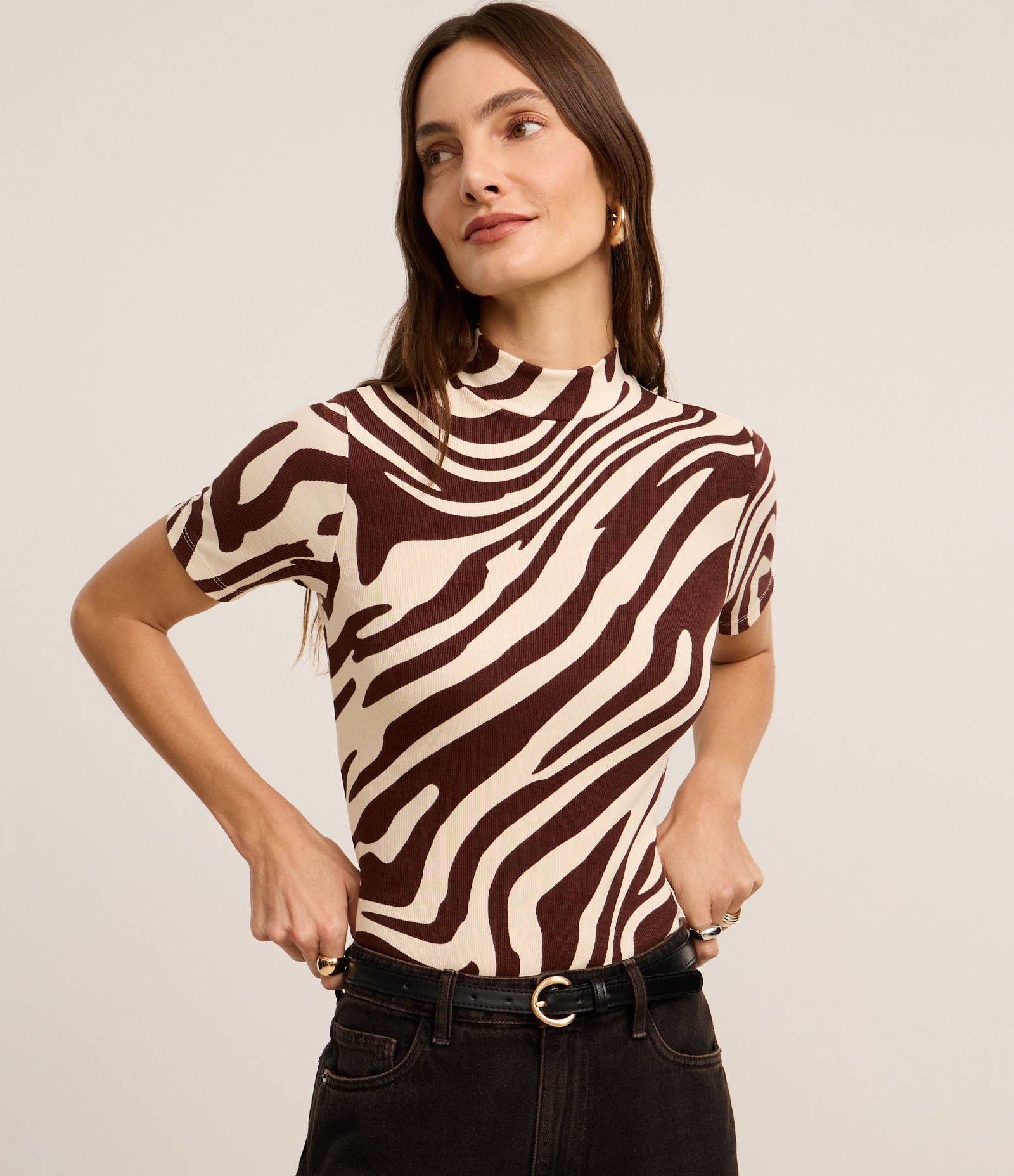 Blusa em Ribana com Gola Alta e Estampa Zebra Marrom/Branco 1