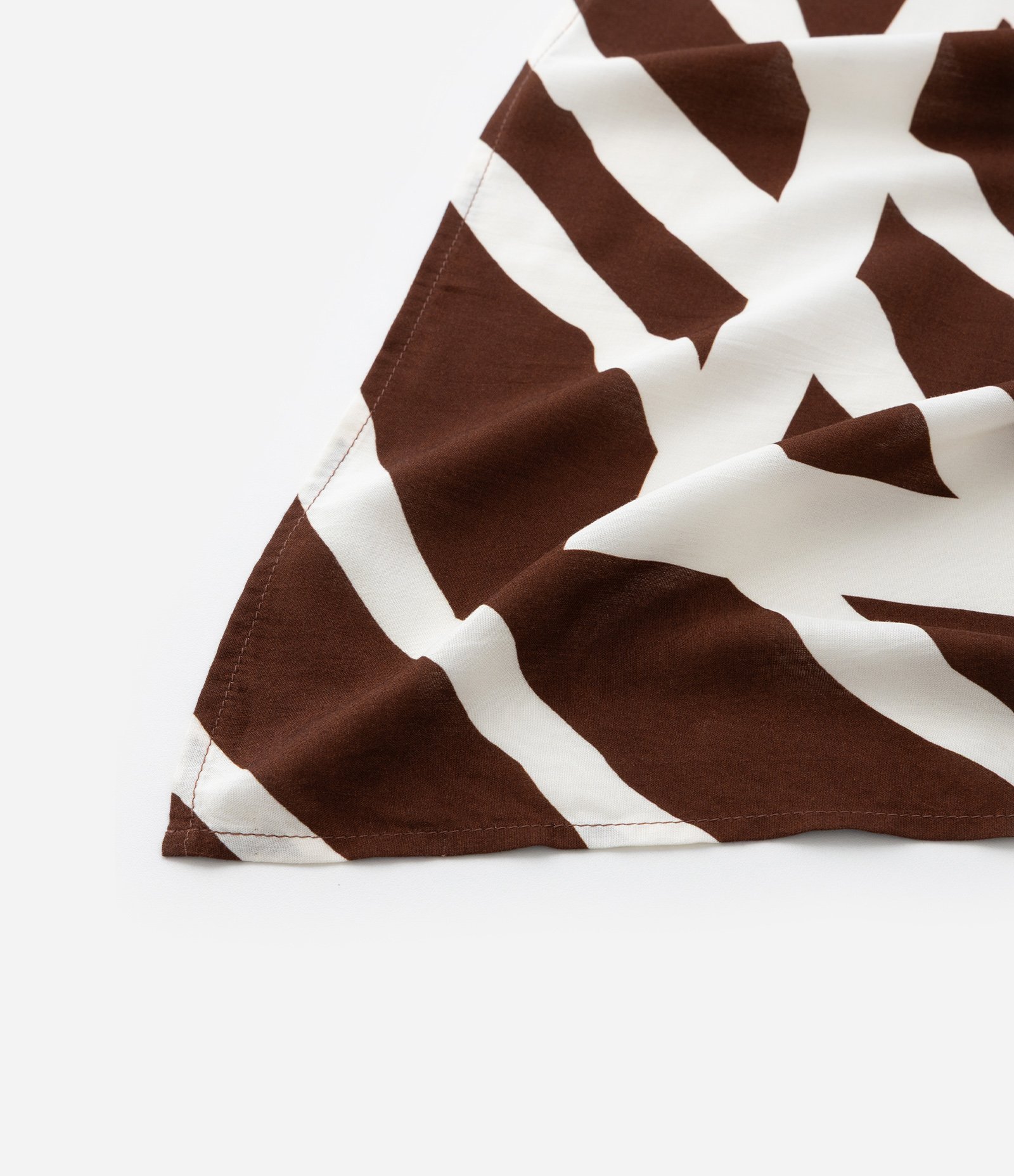 Canga Retangular em Chalis com Estampa Animal Print Zebra Marrom 2