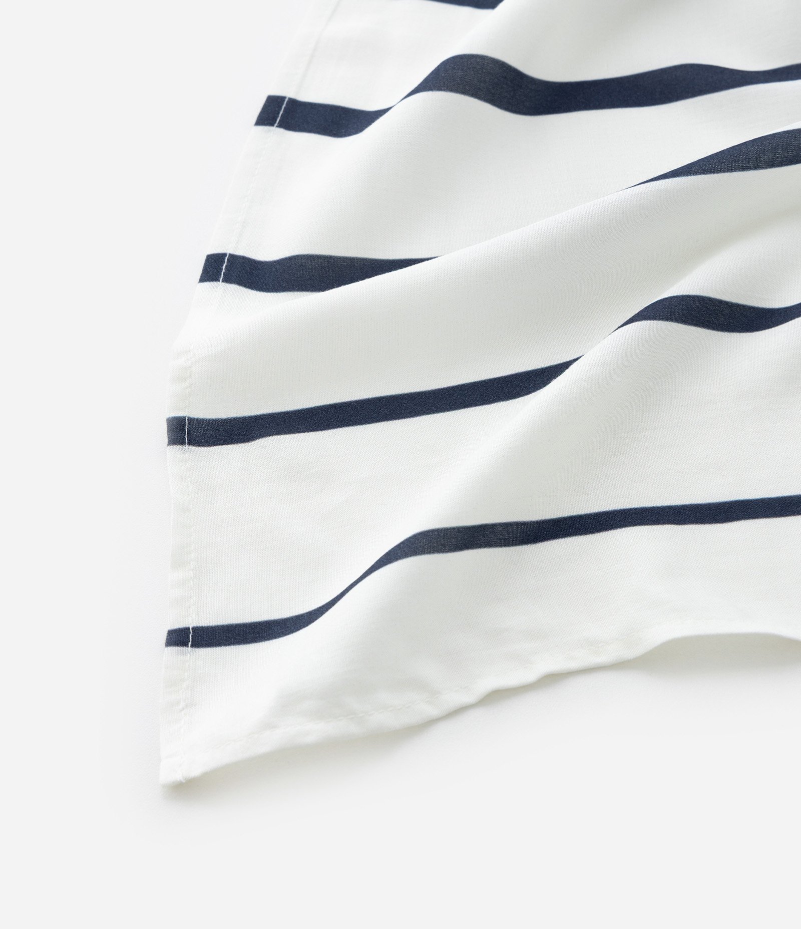 Canga Retangular em Chalis Listrada Azul Marinho/Branco 3