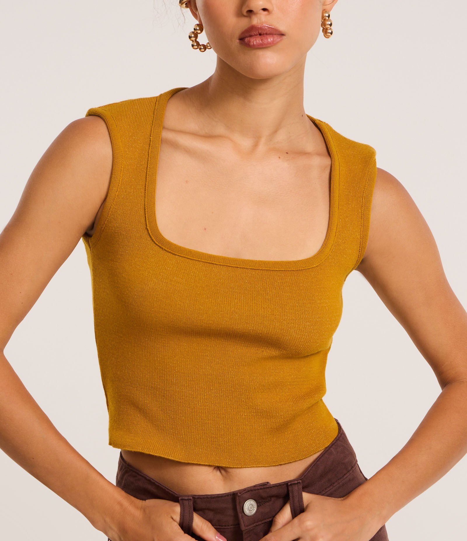 Blusa Cropped sem Manga em Tricô com Decote Quadrado Amarelo 3