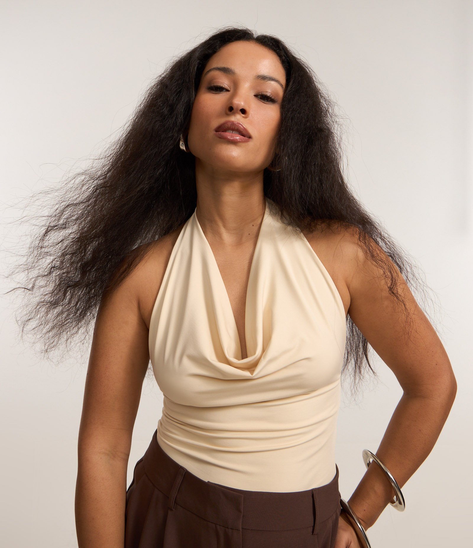 Blusa Frente Única em Microfibra com Decote Degagê 1