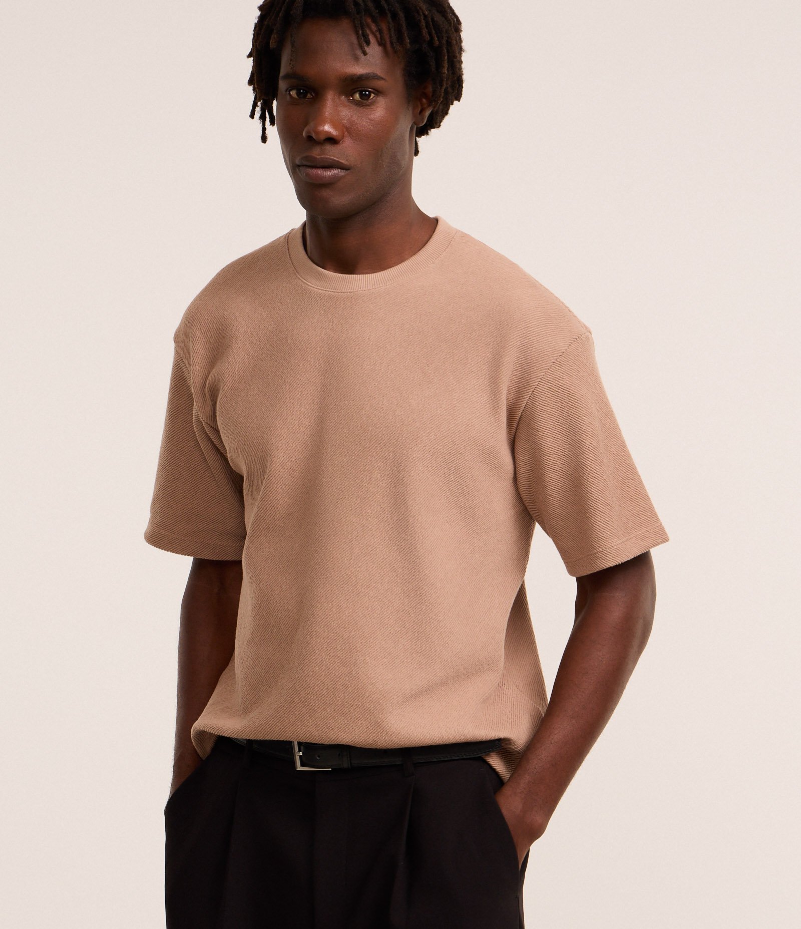 Camiseta Boxy em Algodão com Gola Canoa e Canelada Bege 1