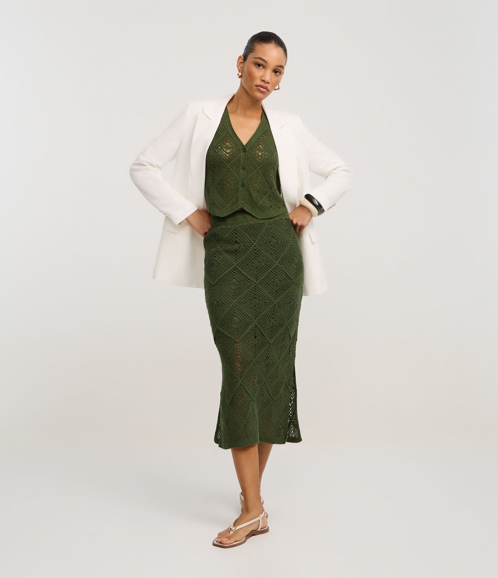 Blusa em Tricô de Efeito Crochê com Barra V Verde 2