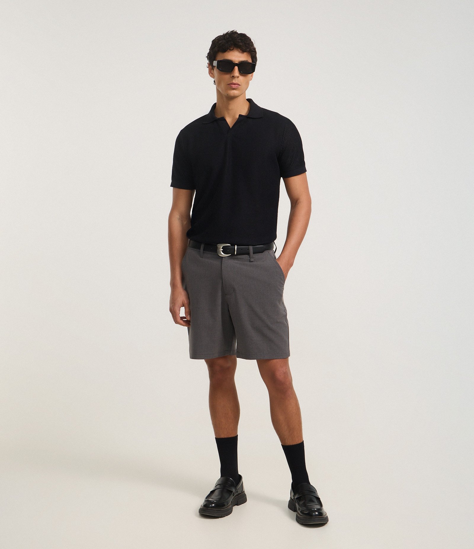 Bermuda Slim em Sarja Alfaiatada Cinza 4