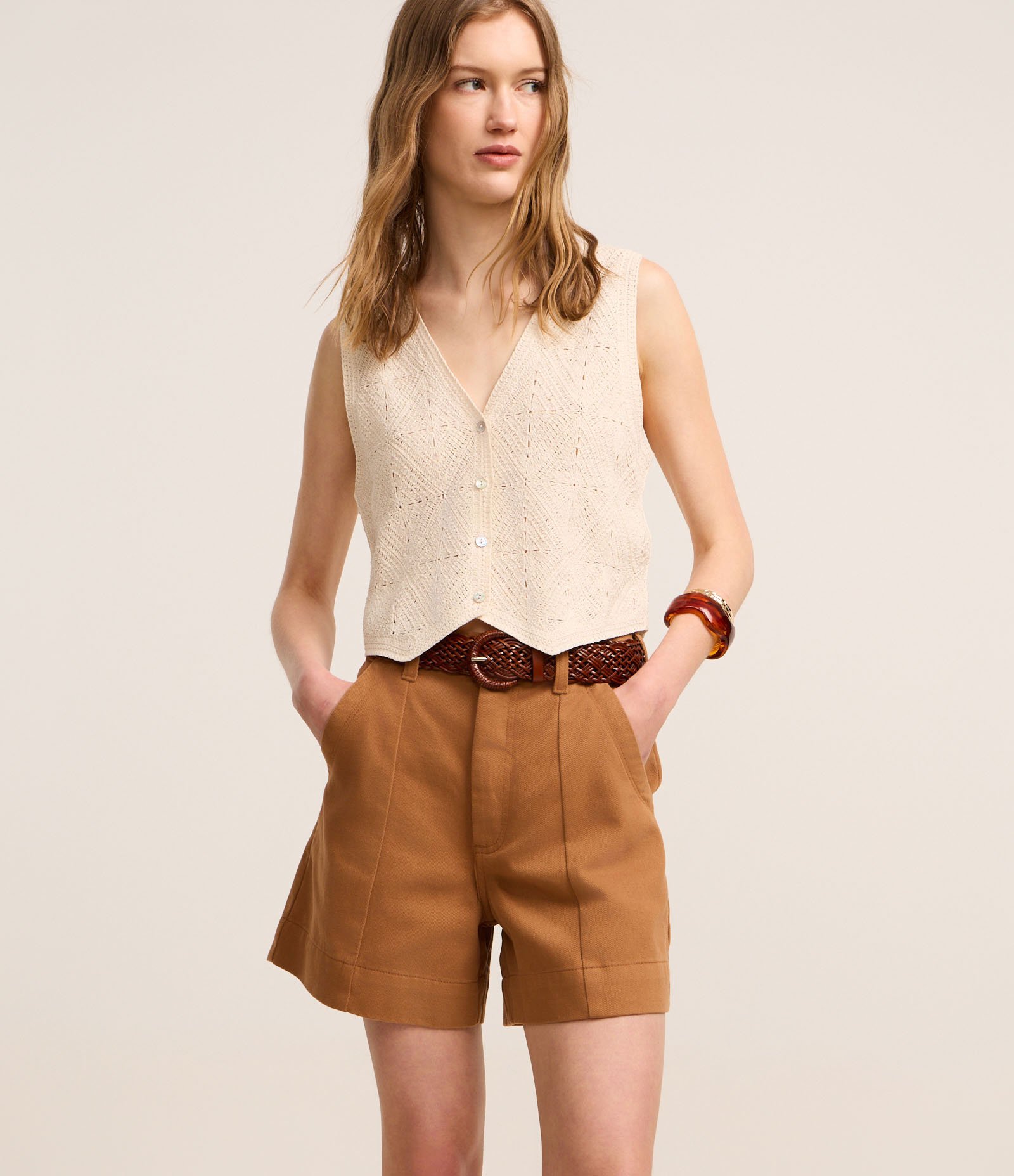 Short Evasê em Jeans com Cintura Alta Marrom 2