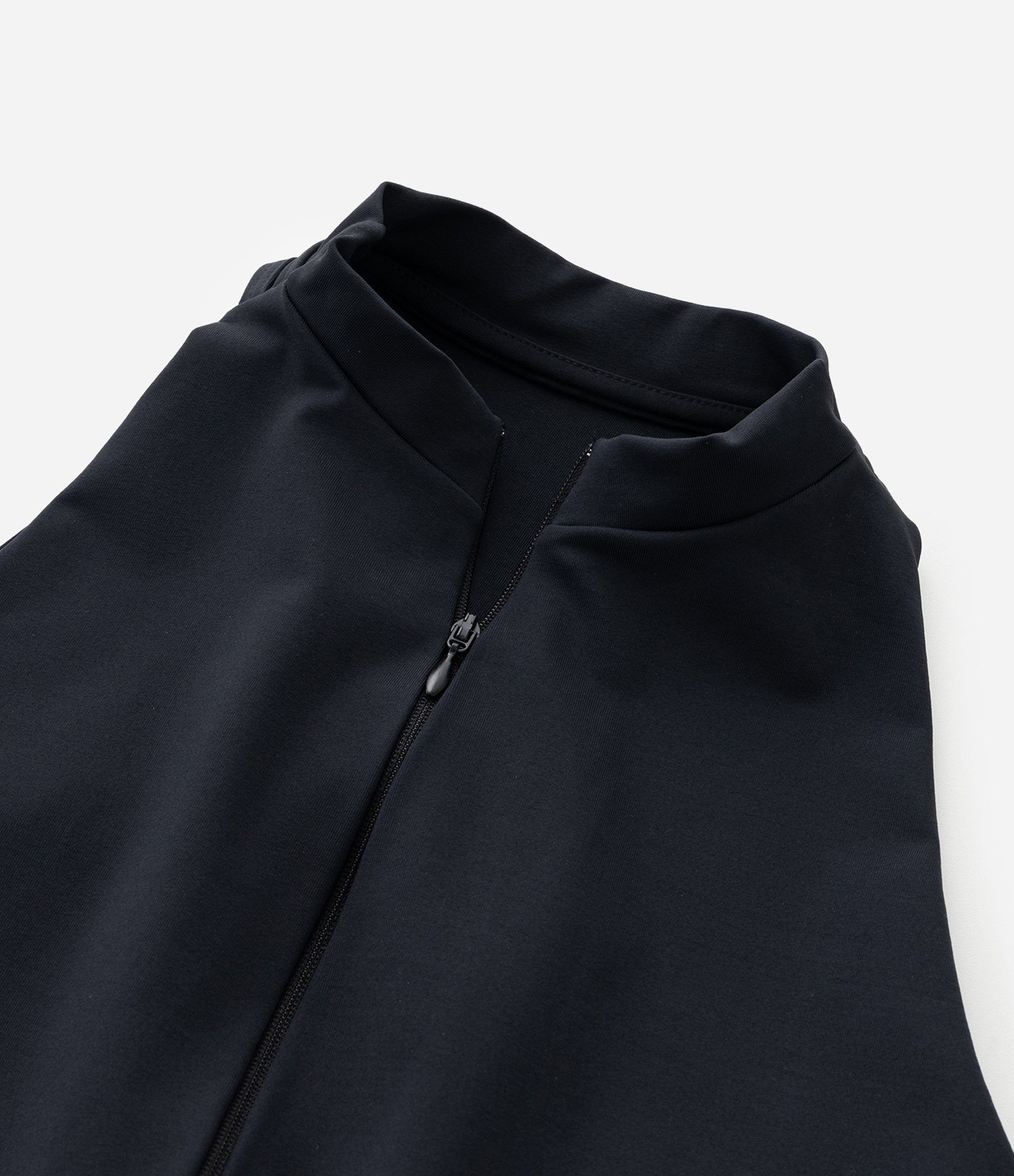 Macaquinho Esportivo em Poliamida com Zíper Frontal e Detalhe Costas Preto 8