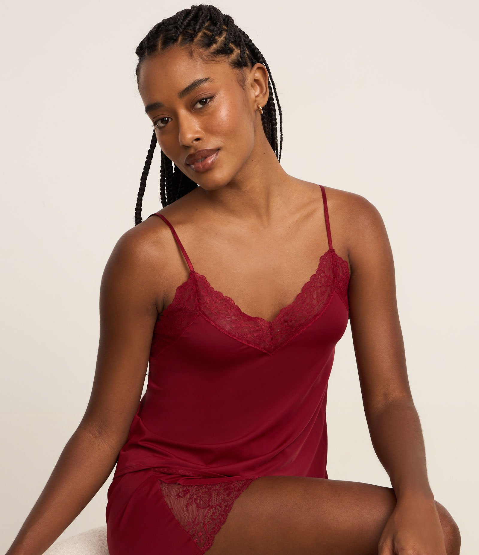 Pijama Short Doll Alcinha em Poliamida com Detalhes Rendados Vermelho 2