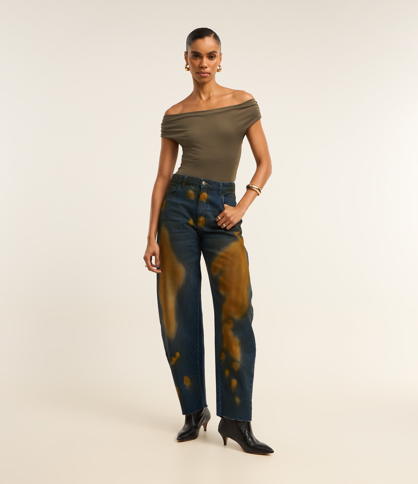 Calça Reta em Jeans Manchado Azul 2