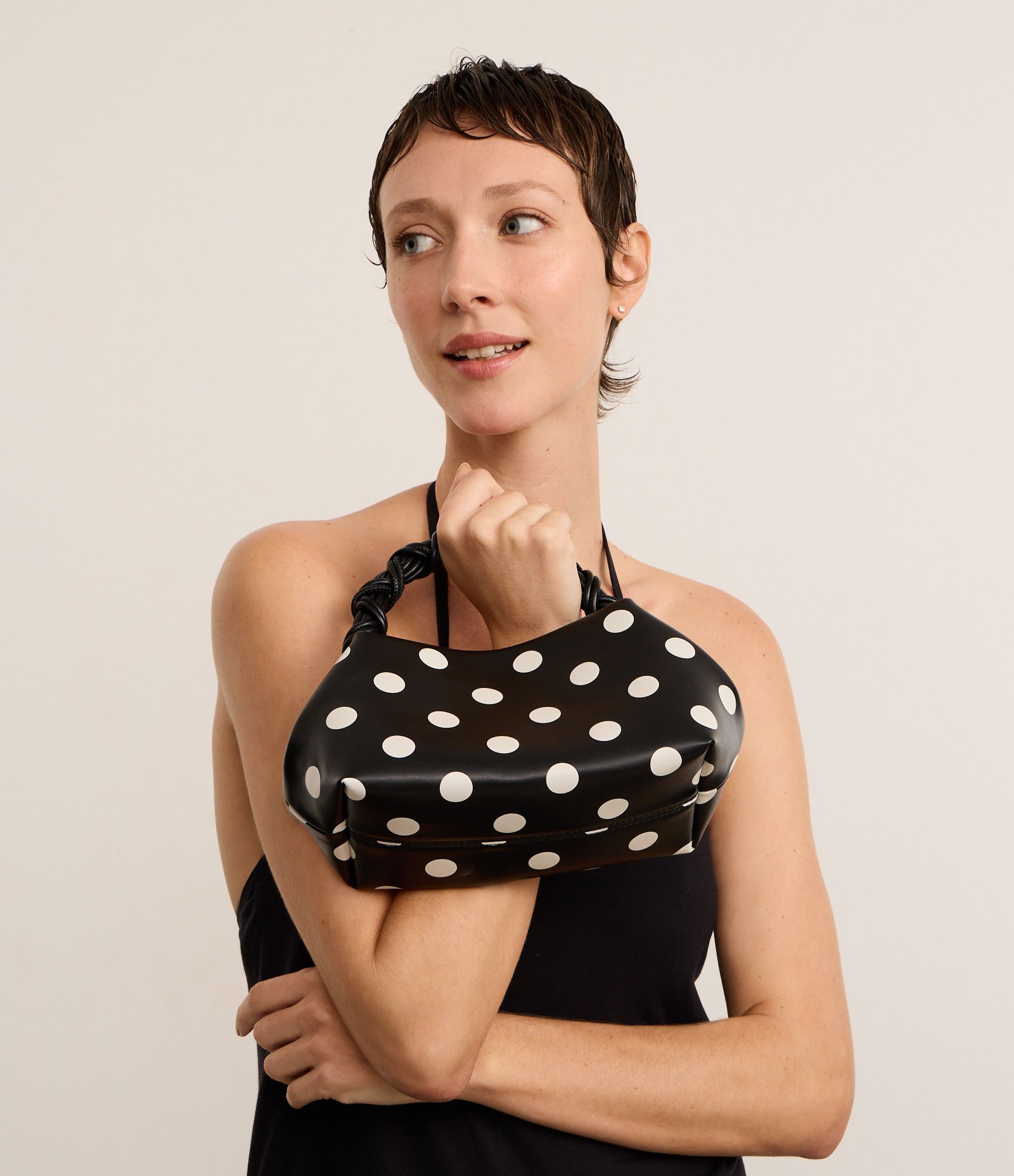 Bolsa de Mão em PU com Alça Removível e Estampa Poá Preto/Branco 9