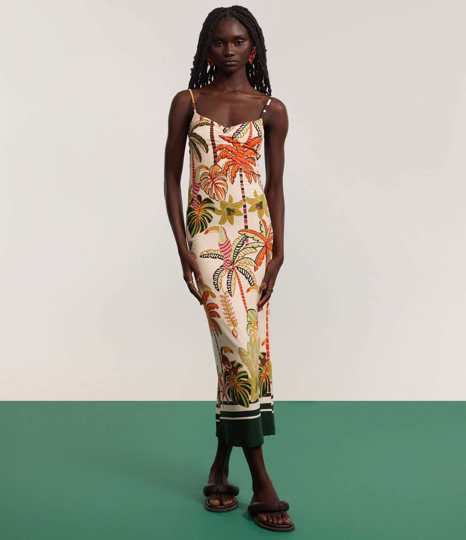 Vestido Midi com Puxadinho no Busto e Estampa Tropical Bege 5