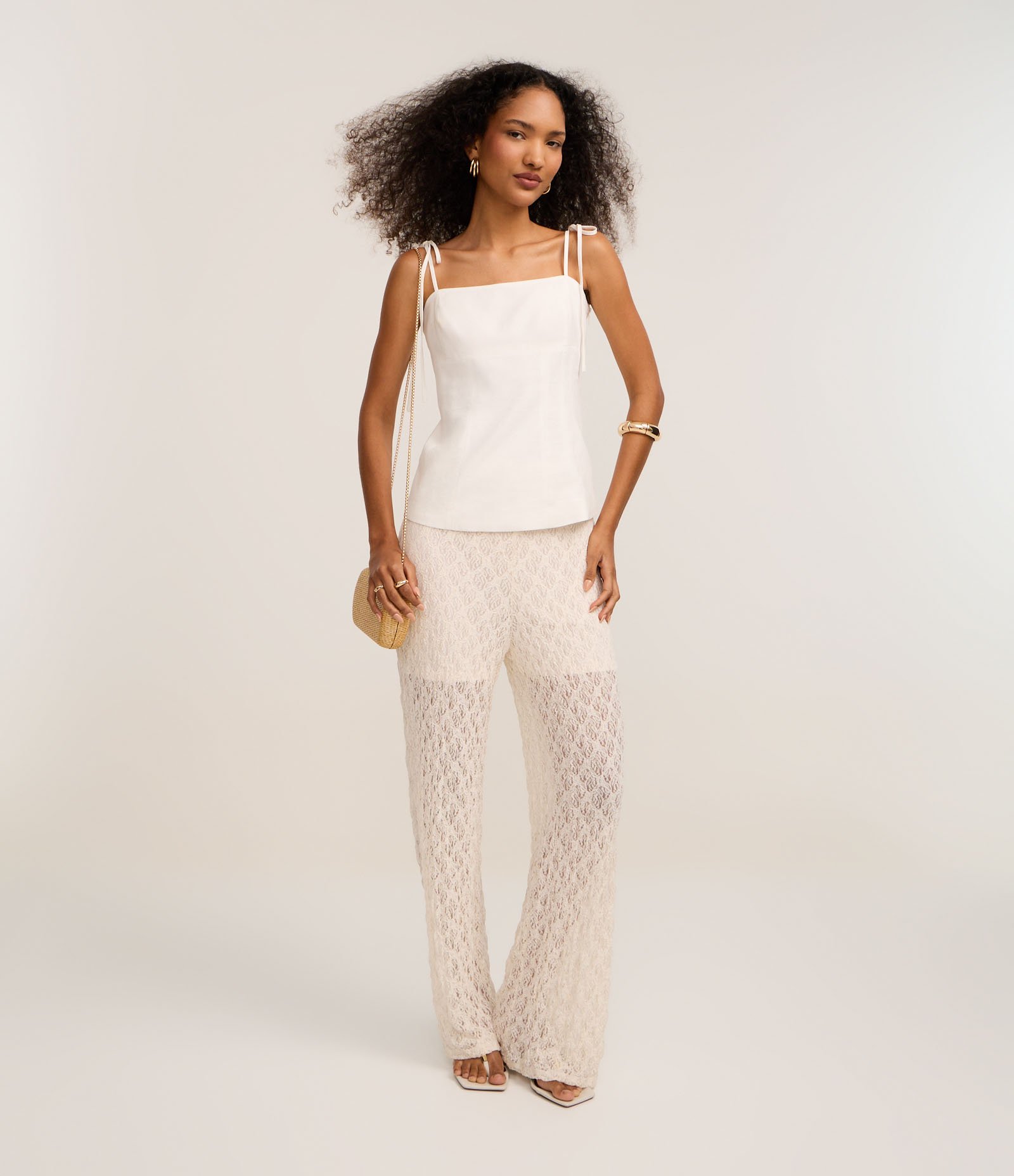 Blusa Alfaiatada com Decote Reto e Laço na Alça Branco 2