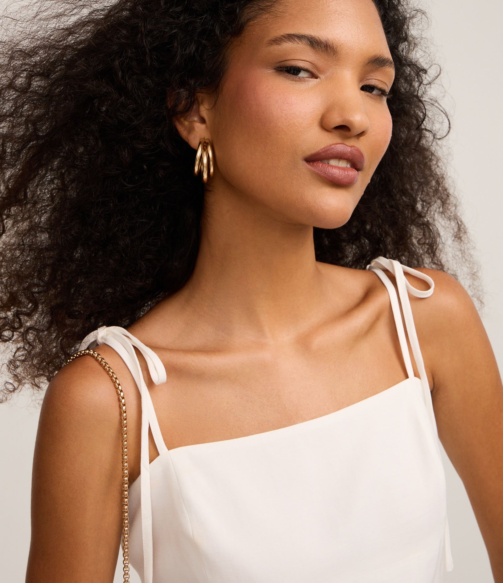 Blusa Alfaiatada com Decote Reto e Laço na Alça Branco 3