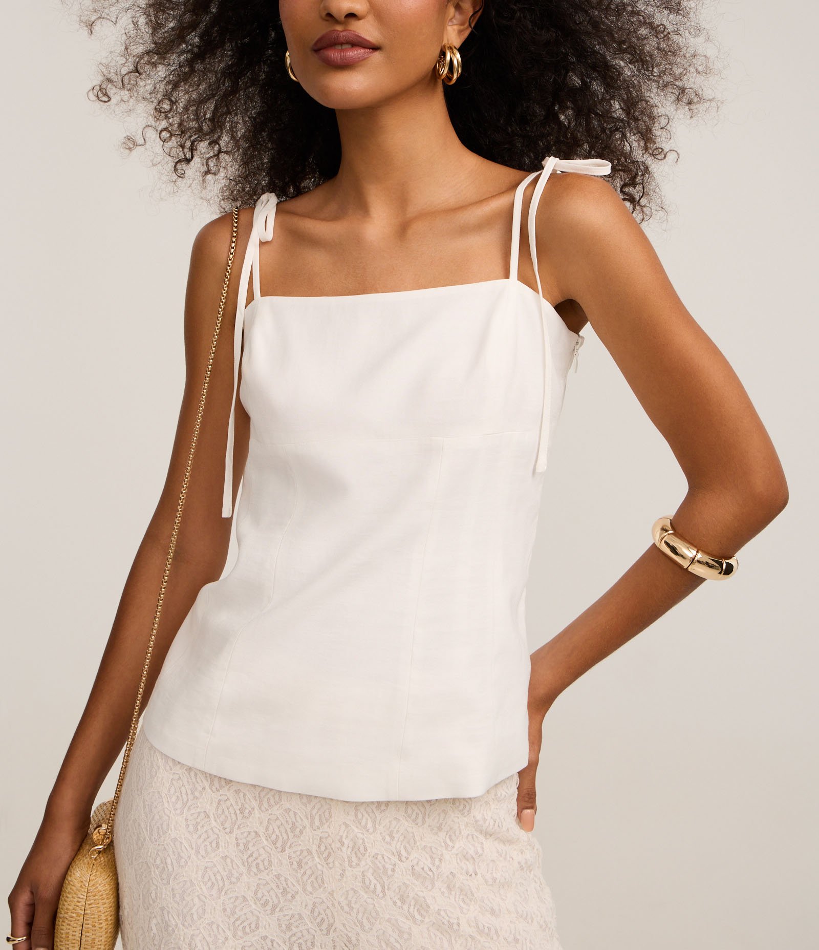 Blusa Alfaiatada com Decote Reto e Laço na Alça Branco 4