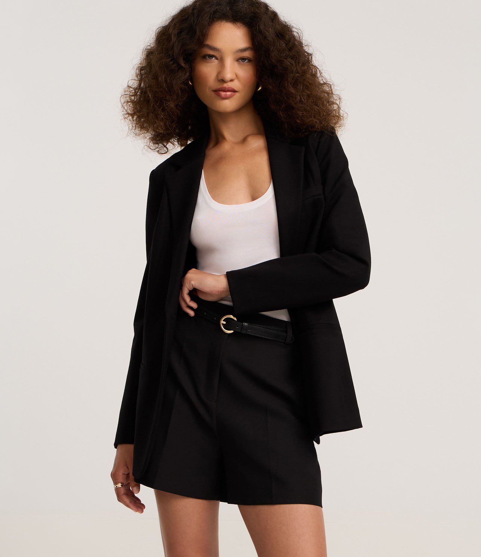 Short Alfaitado com Passantes e Frisos Preto 2