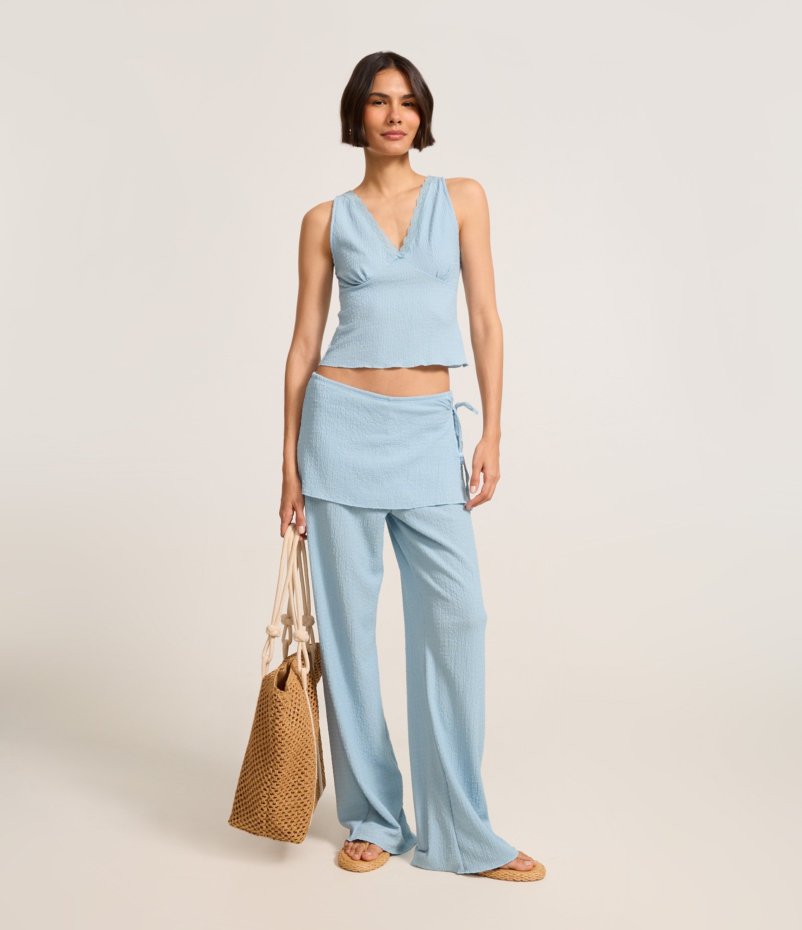 Calça Reta em Anarruga Cintura Alta com Pala Sobreposta e Amarração Azul 1