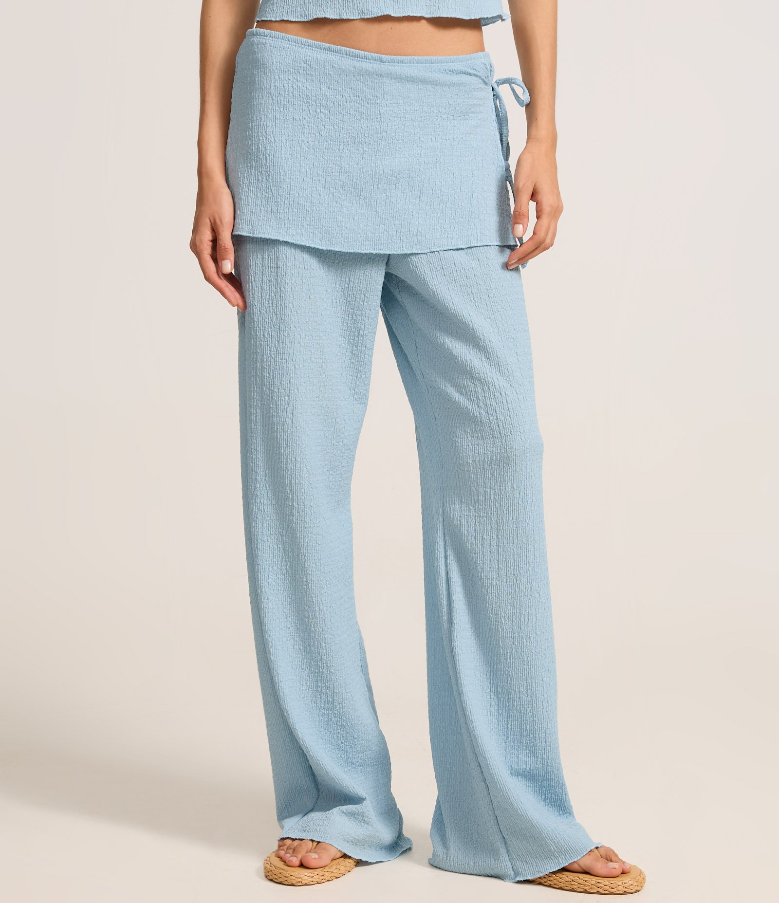 Calça Reta em Anarruga Cintura Alta com Pala Sobreposta e Amarração Azul 3