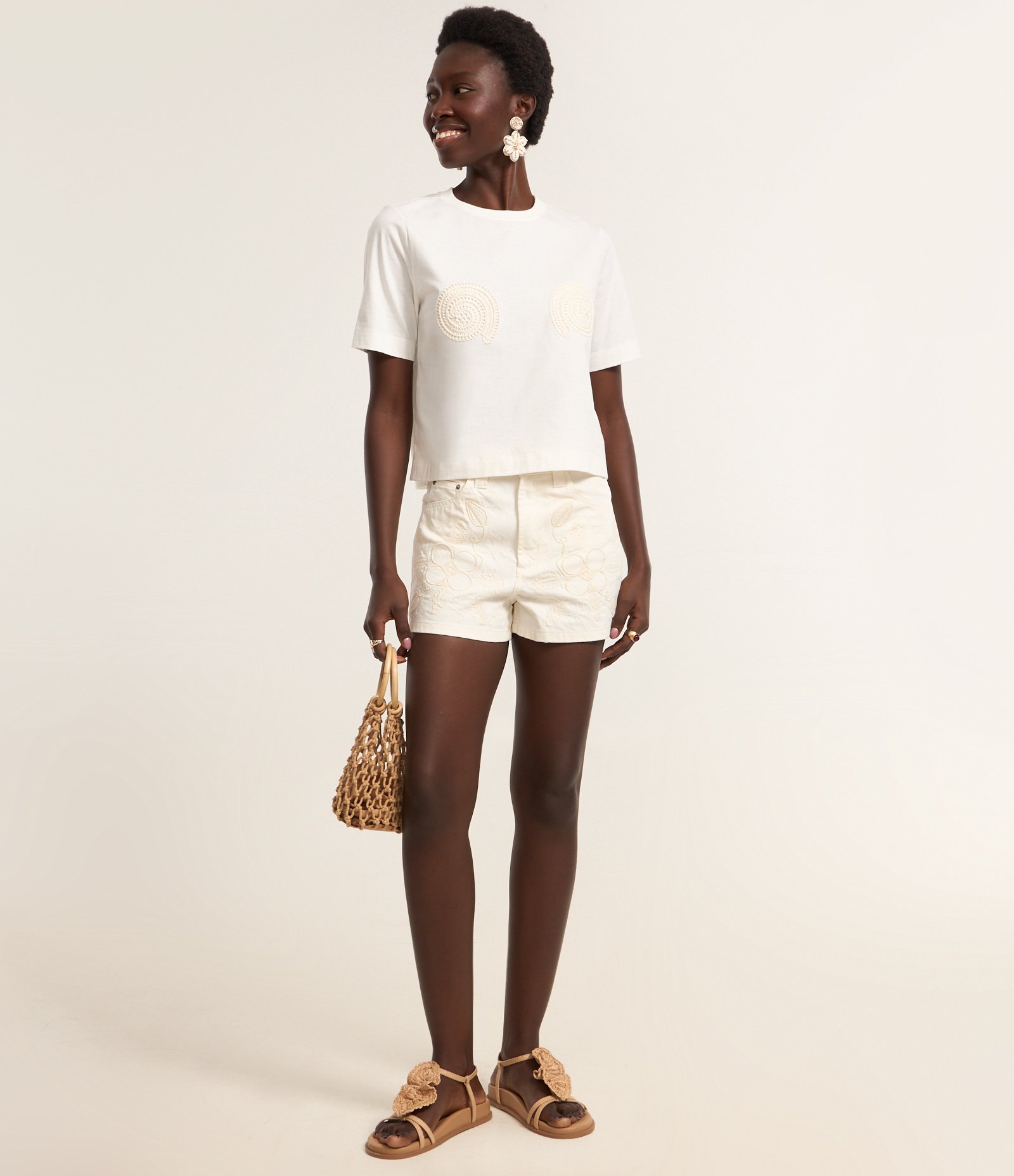 Camiseta em Algodão com Bordado de Conchas Branco 2