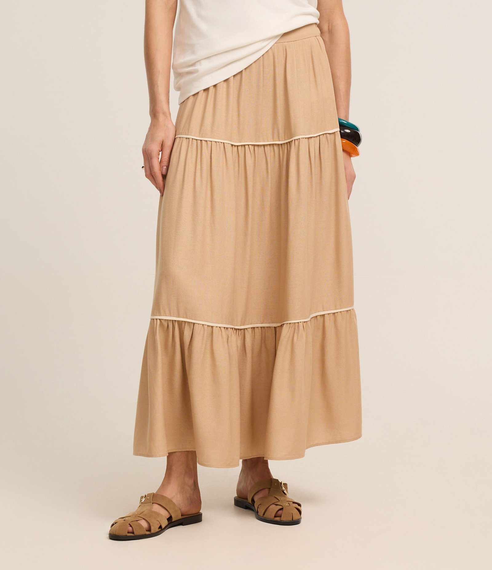 Saia Evasê em Viscolinho com Viés Contrastante Franzido Bege 3